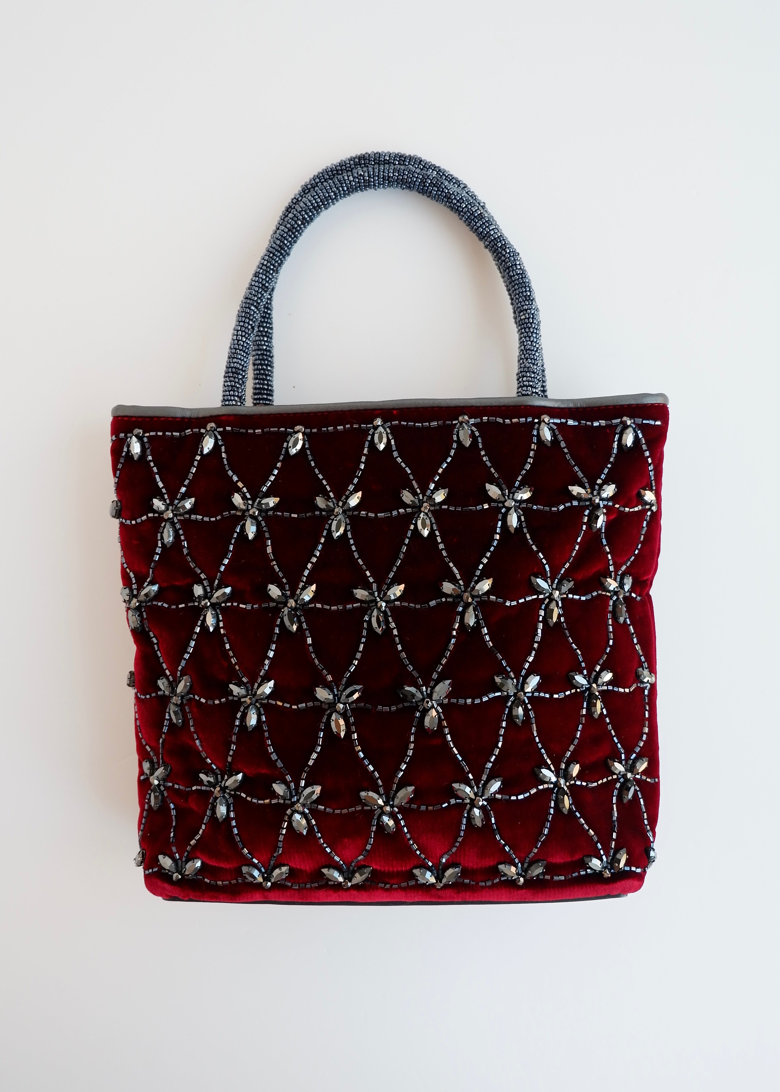 Authentique Sac à Main Vintage Christian Dior en Velours Bourgogne Orné de Paillettes