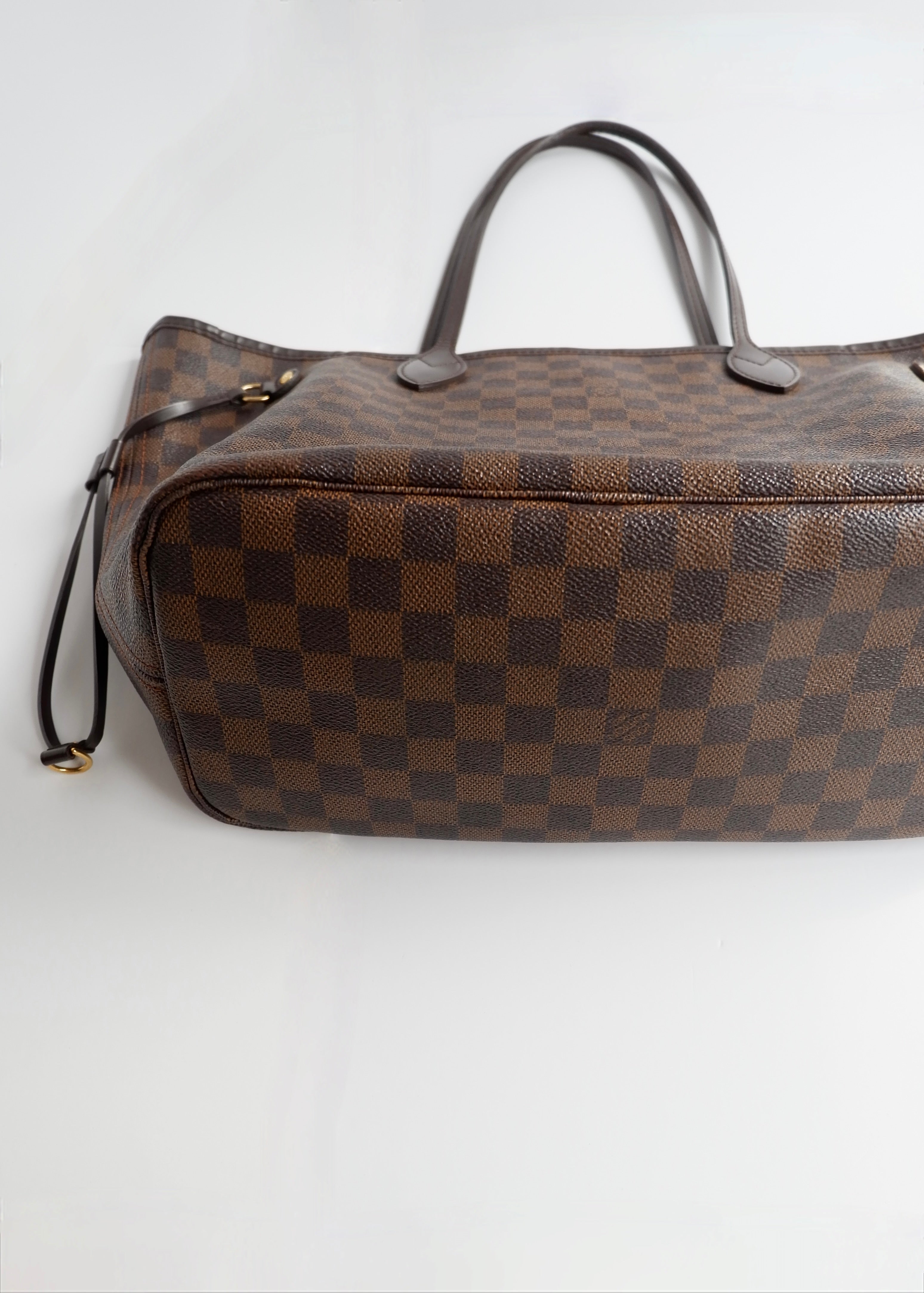 Preowned Louis Vuitton Damier Ebene Neverfull MM