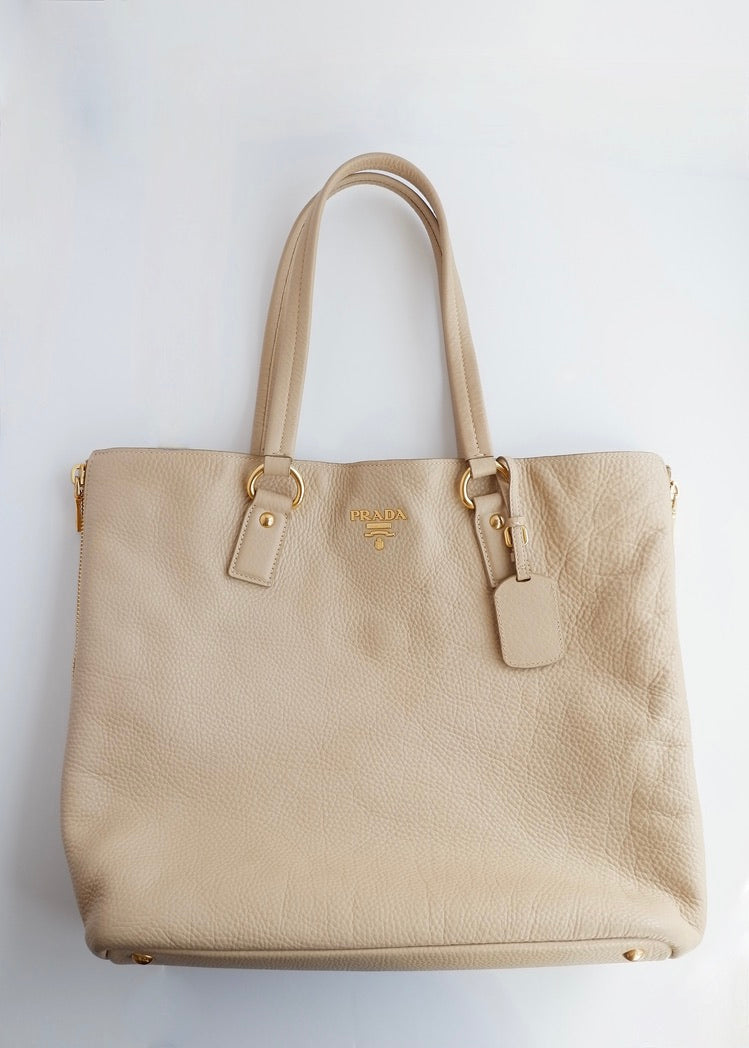 Sac cabas Prada en cuir beige, authentique et d'occasion