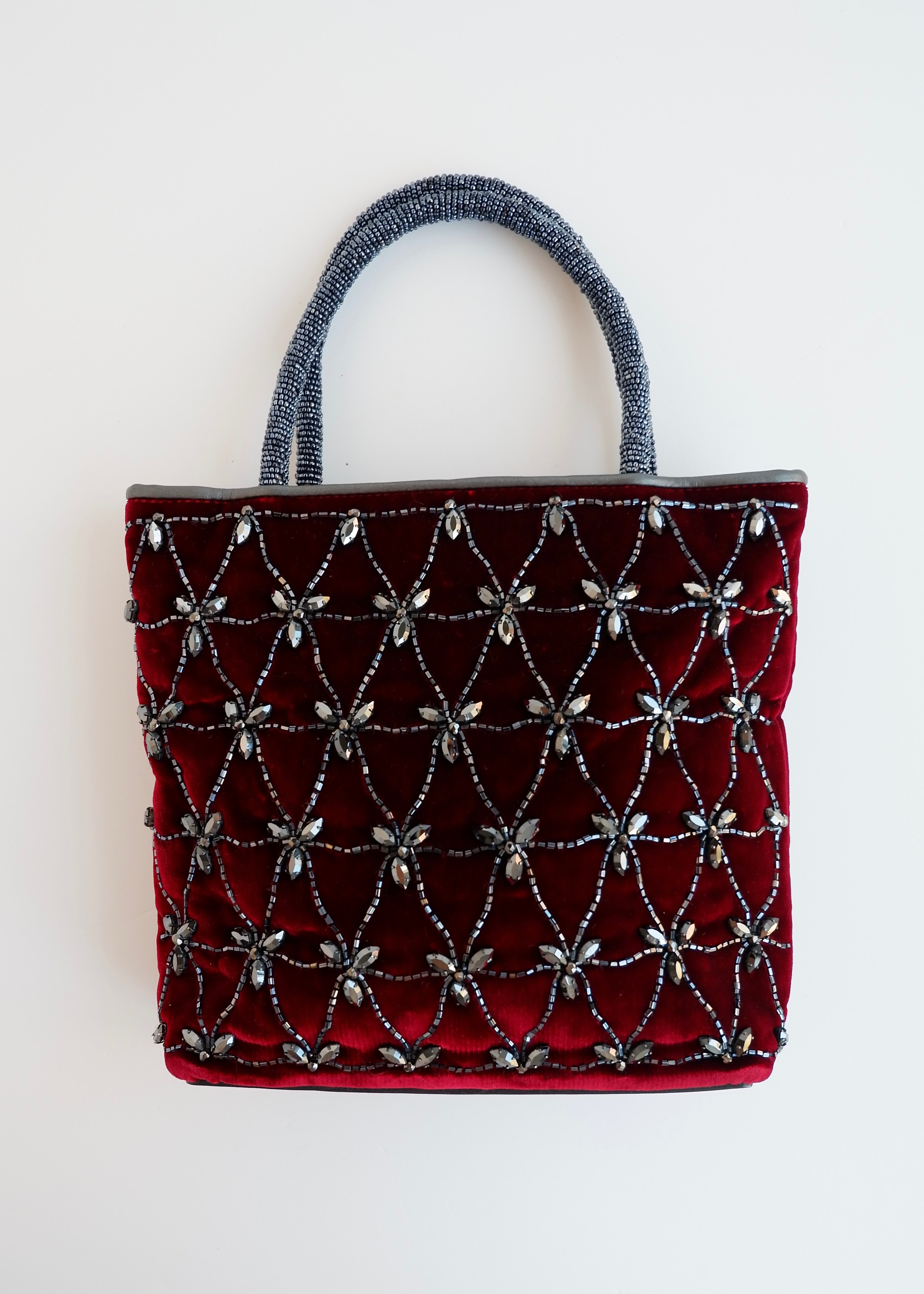Authentique Sac à Main Vintage Christian Dior en Velours Bourgogne Orné de Paillettes