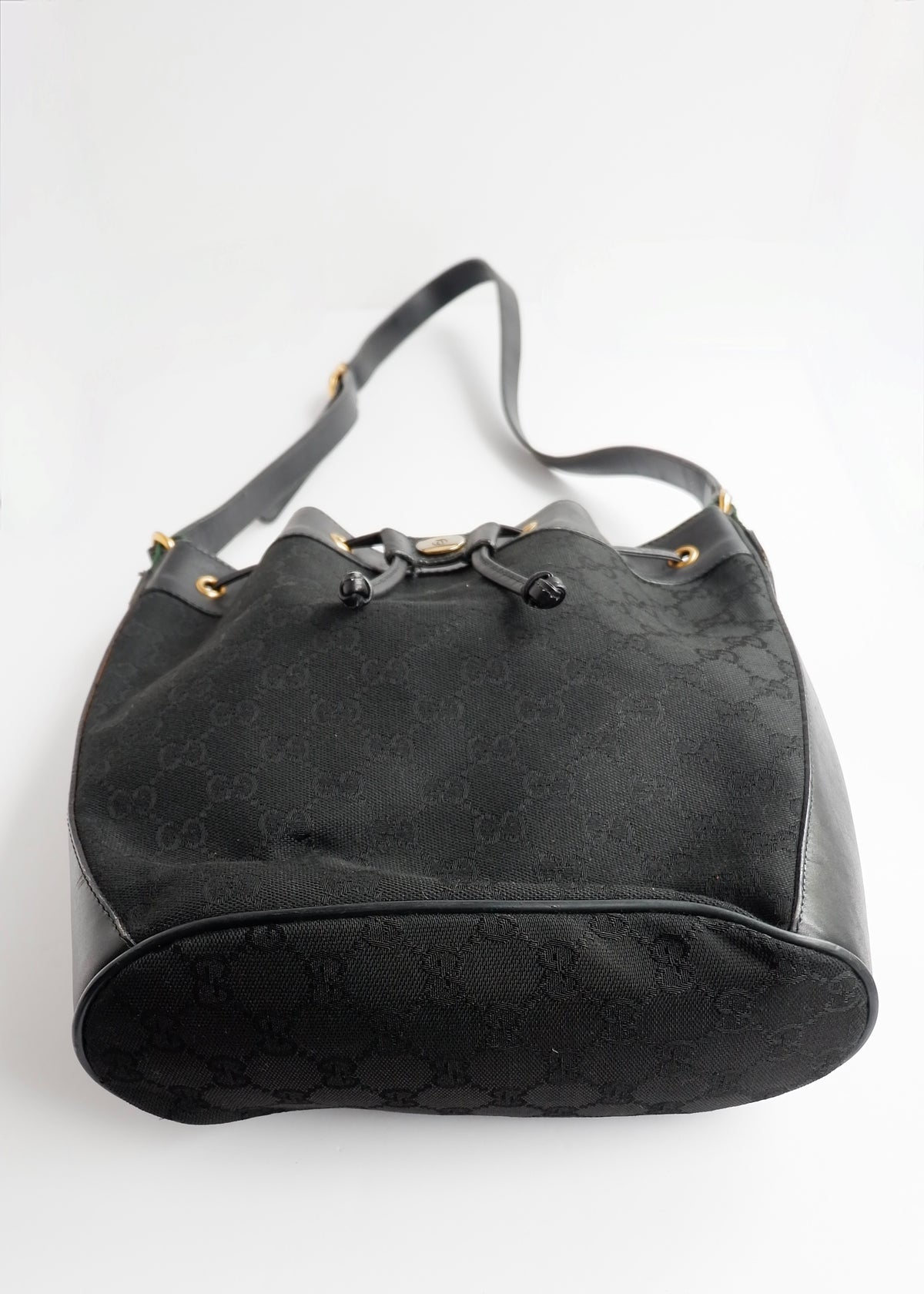 Preowned Gucci Black GG Canvas Drawstring Crossbody Bag