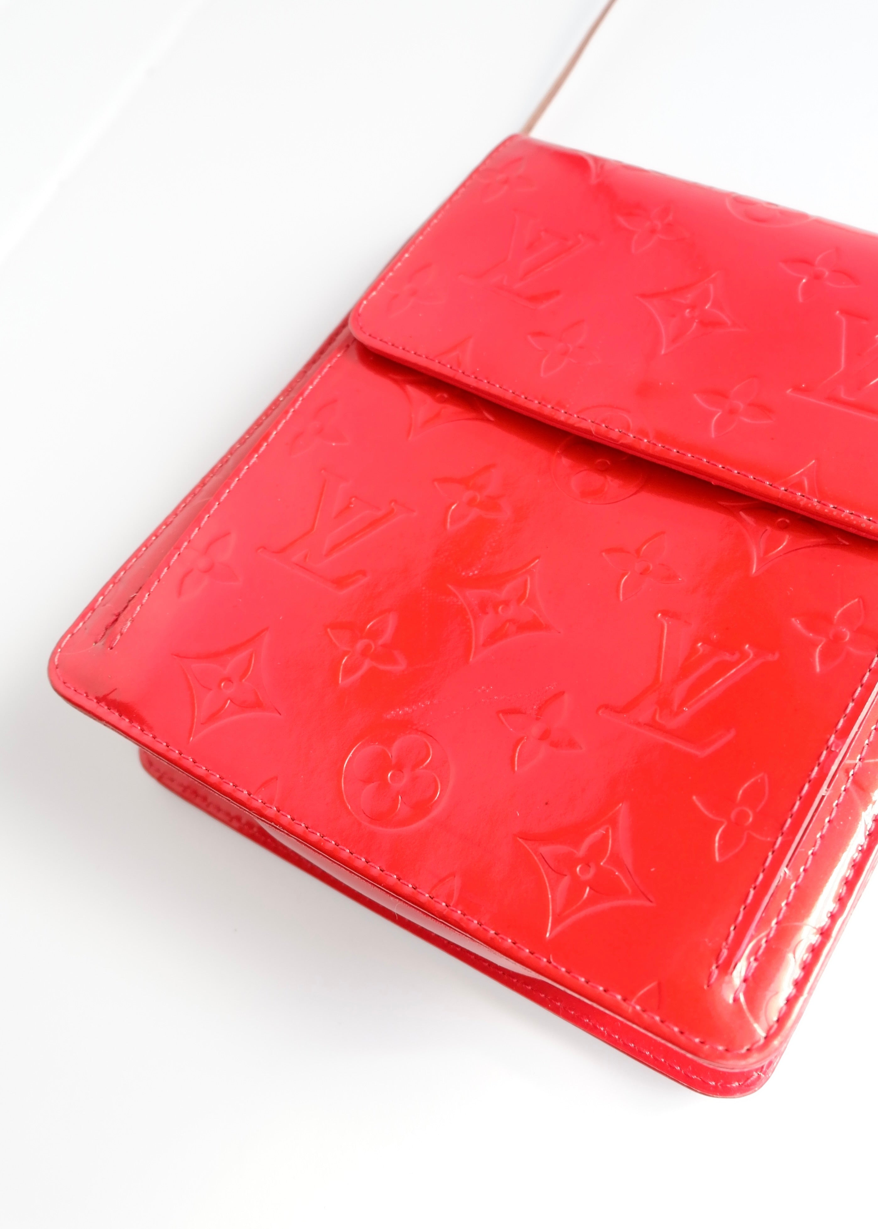 Sac bandoulière Louis Vuitton Monogram Mott Vernis Rouge Authentique d'occasion