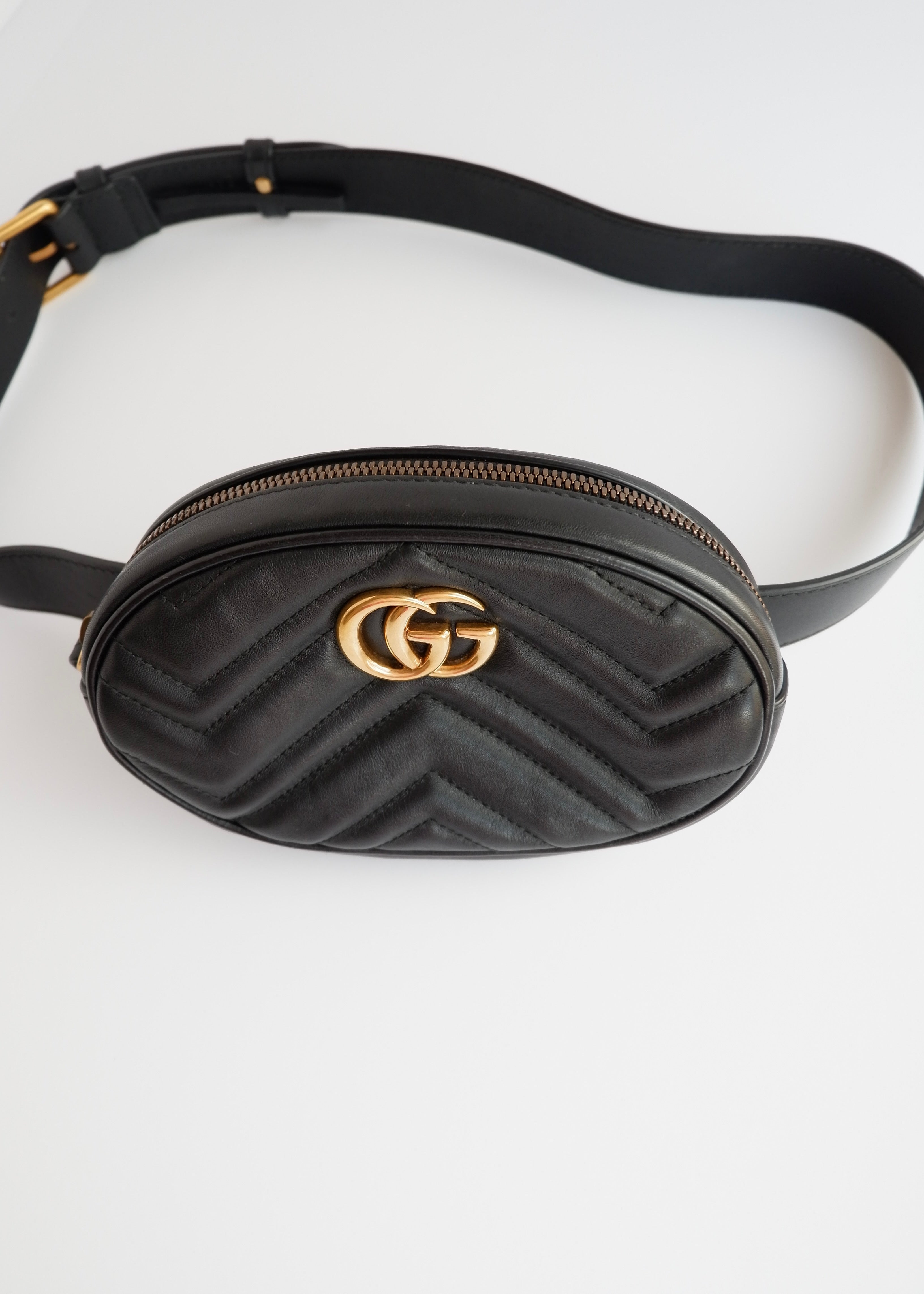 Sac ceinture Gucci Marmont authentique d'occasion en cuir noir