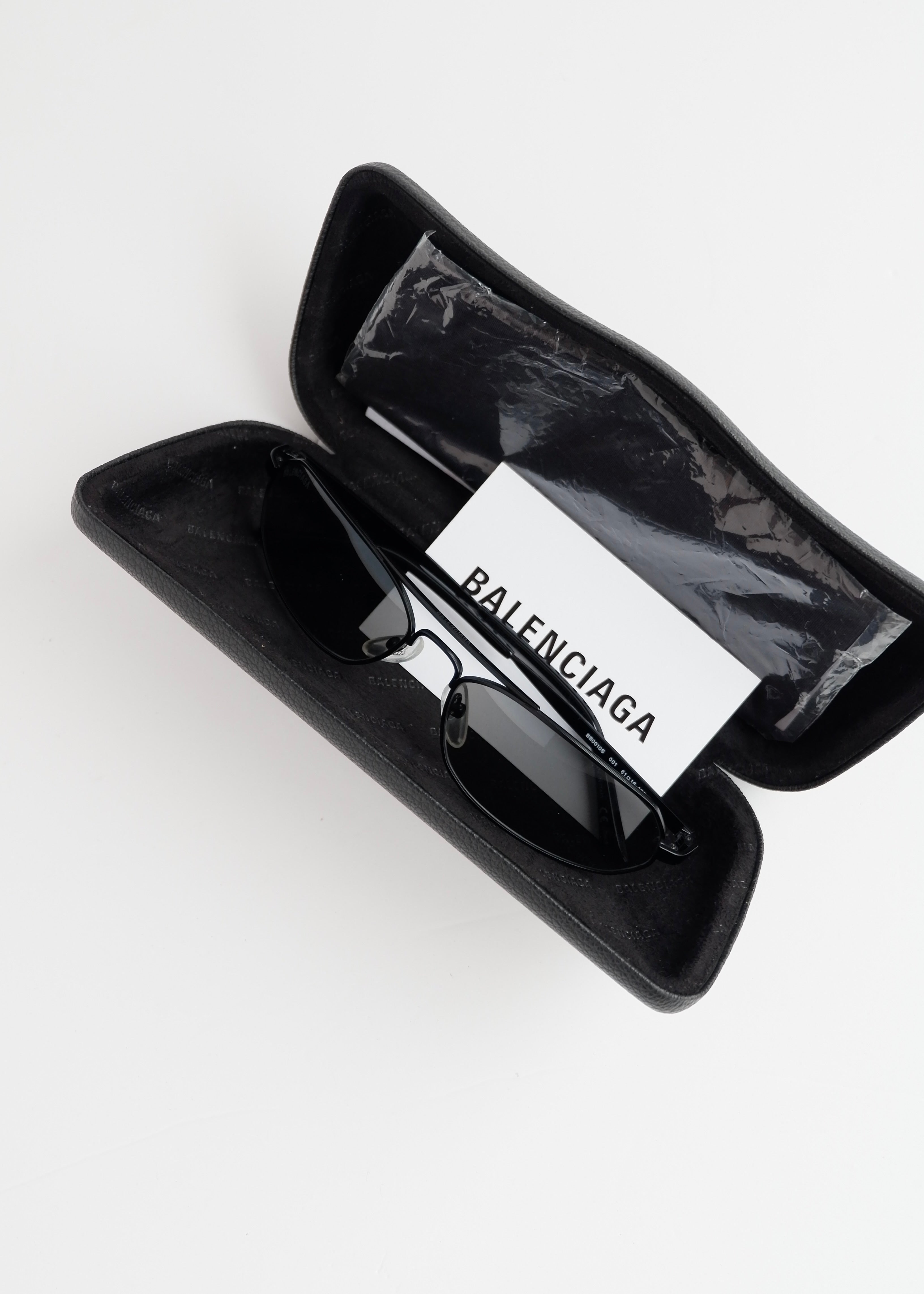 Authentiques Lunettes de soleil Balenciaga Small Frame noires d'occasion