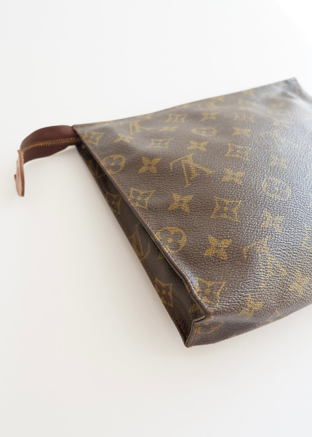 Authentic Preowned Vintage Louis Vuitton Mongram Toiletry 26
