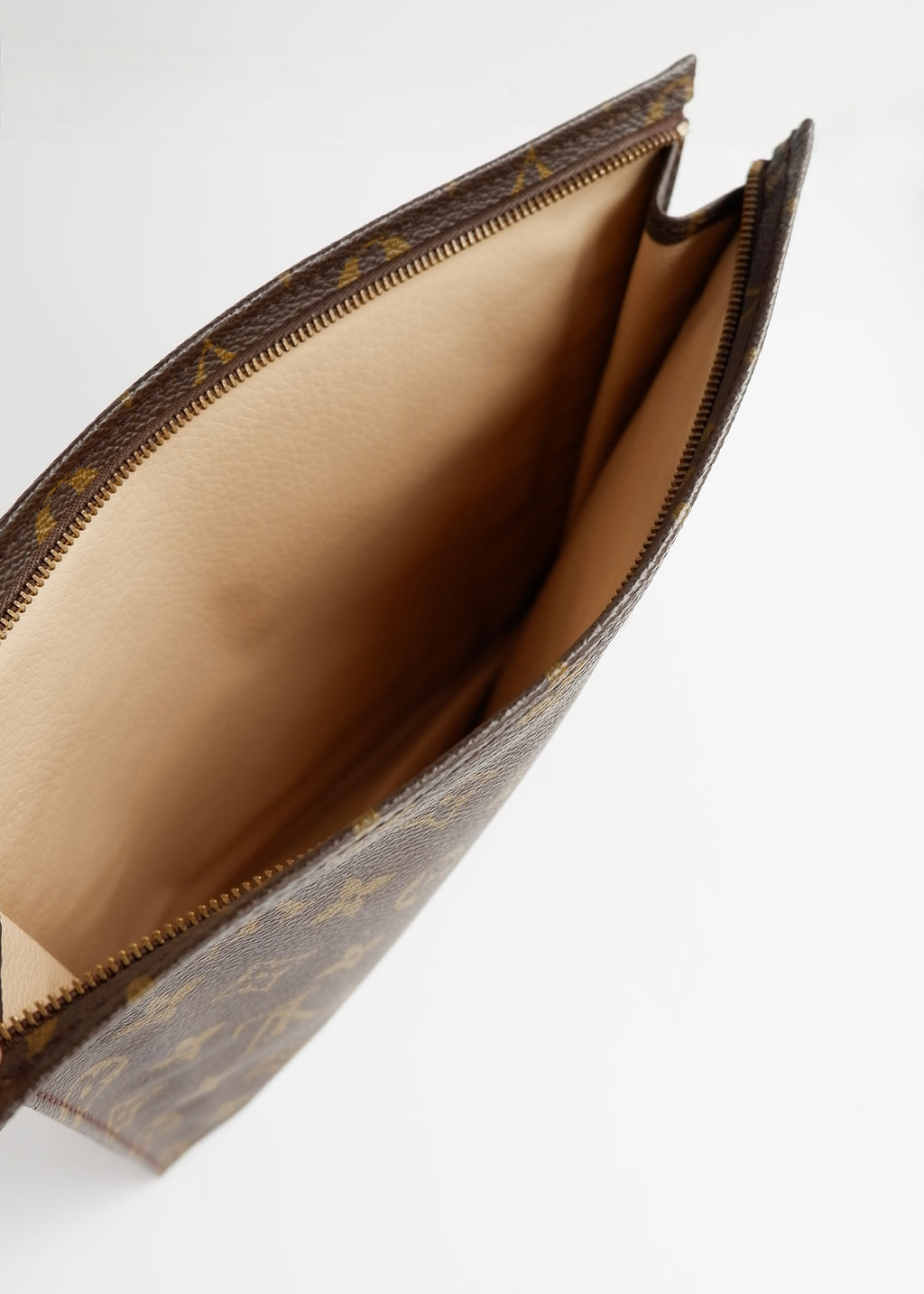 Preowned Louis Vuitton Monogram Toiletry 26 Pouch