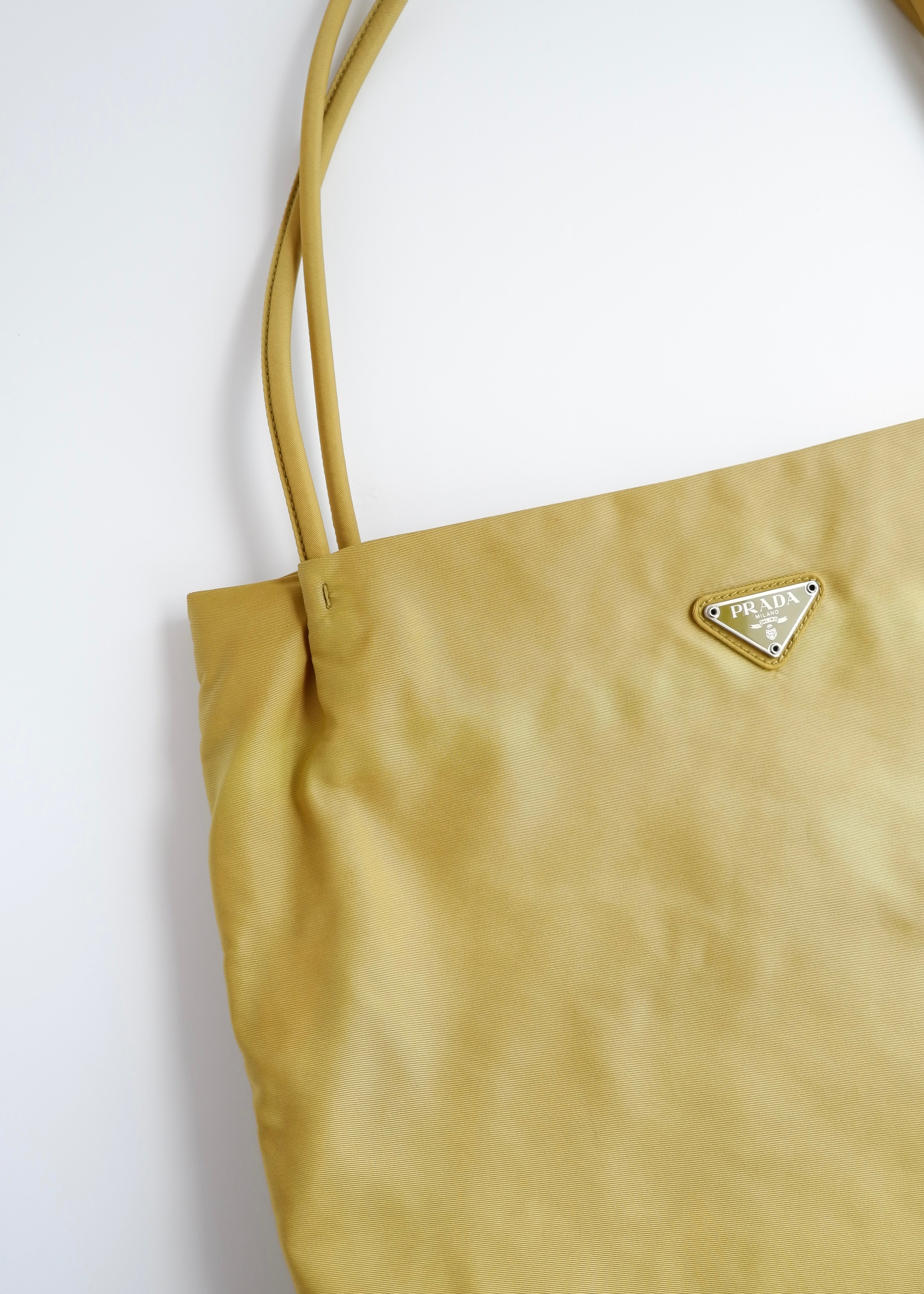 Authentique Sac Cabas Prada en Nylon Vert d'occasion