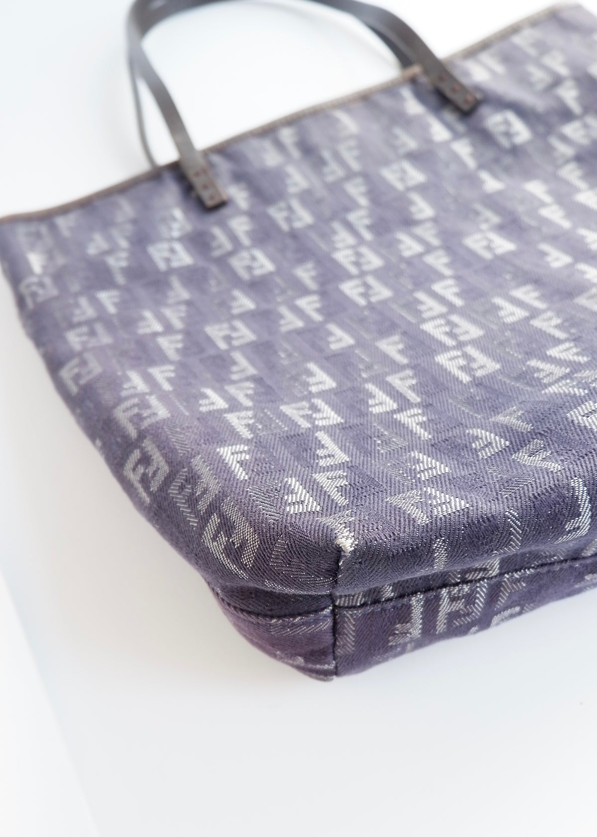 Preowned Fendi Navy Zucchino Denim/Leather Shoulder Tote