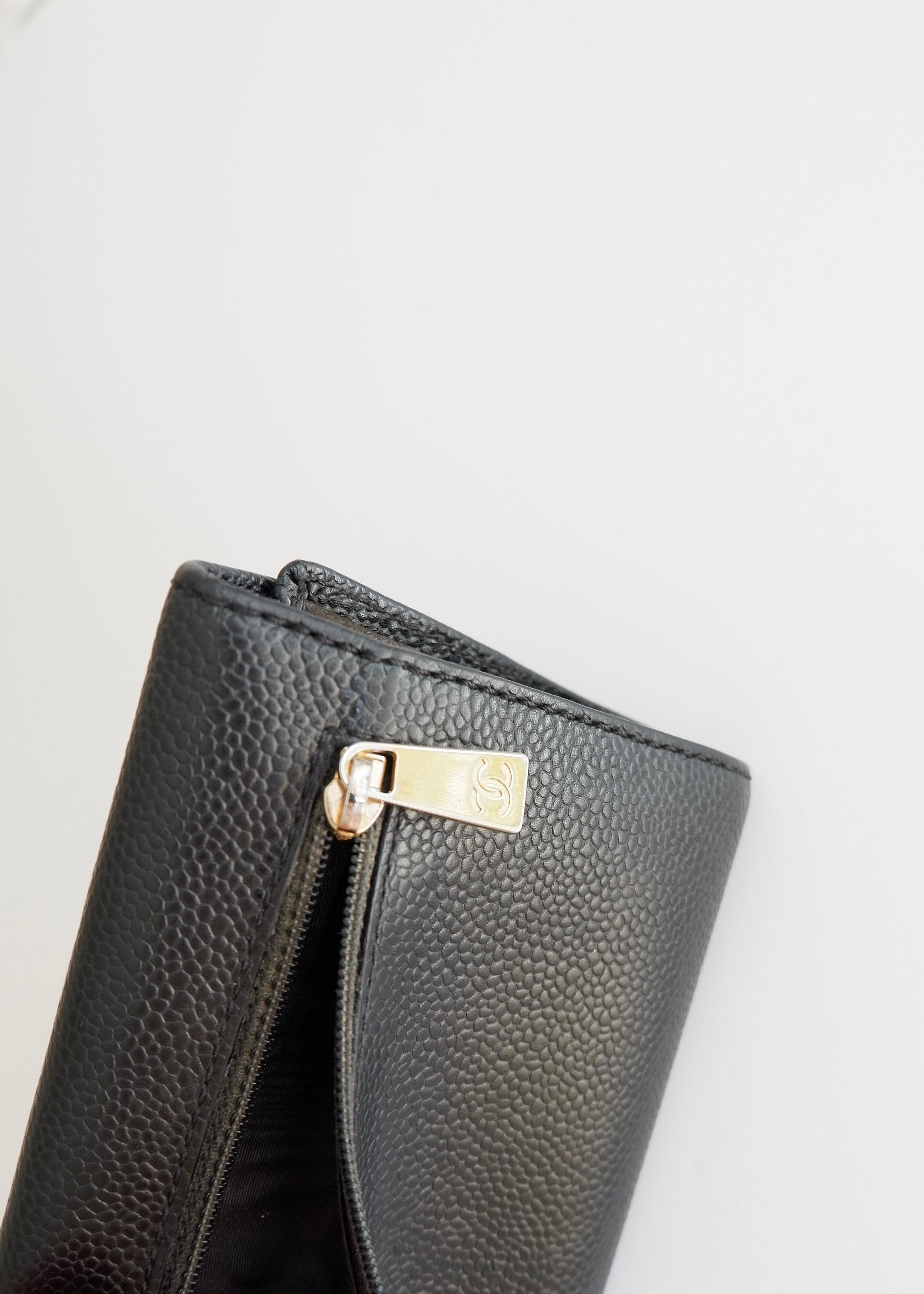 Preowned Chanel Black Caviar Leather Compact Wallet