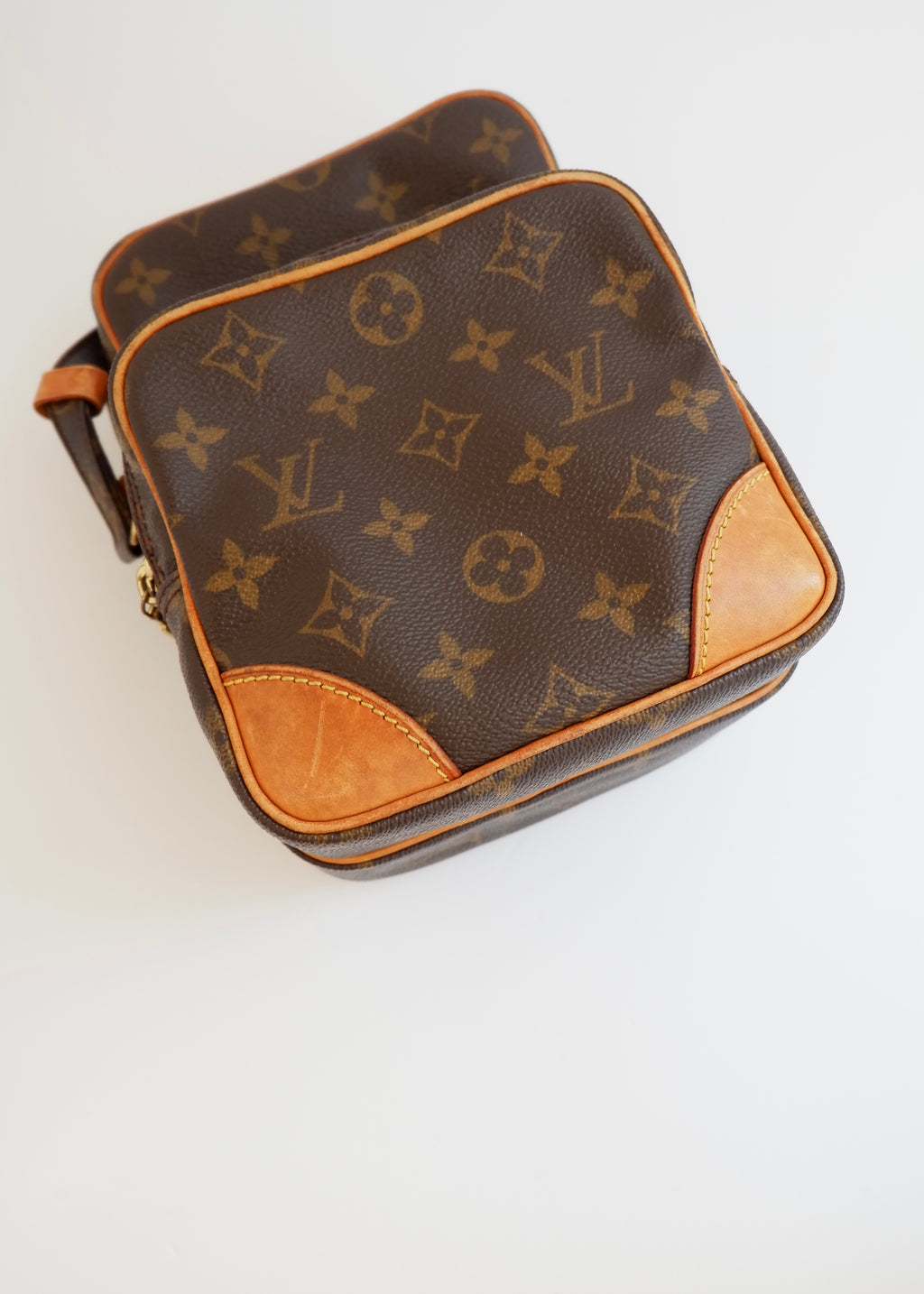 Sac bandoulière Louis Vuitton Amazone Monogram authentique d'occasion