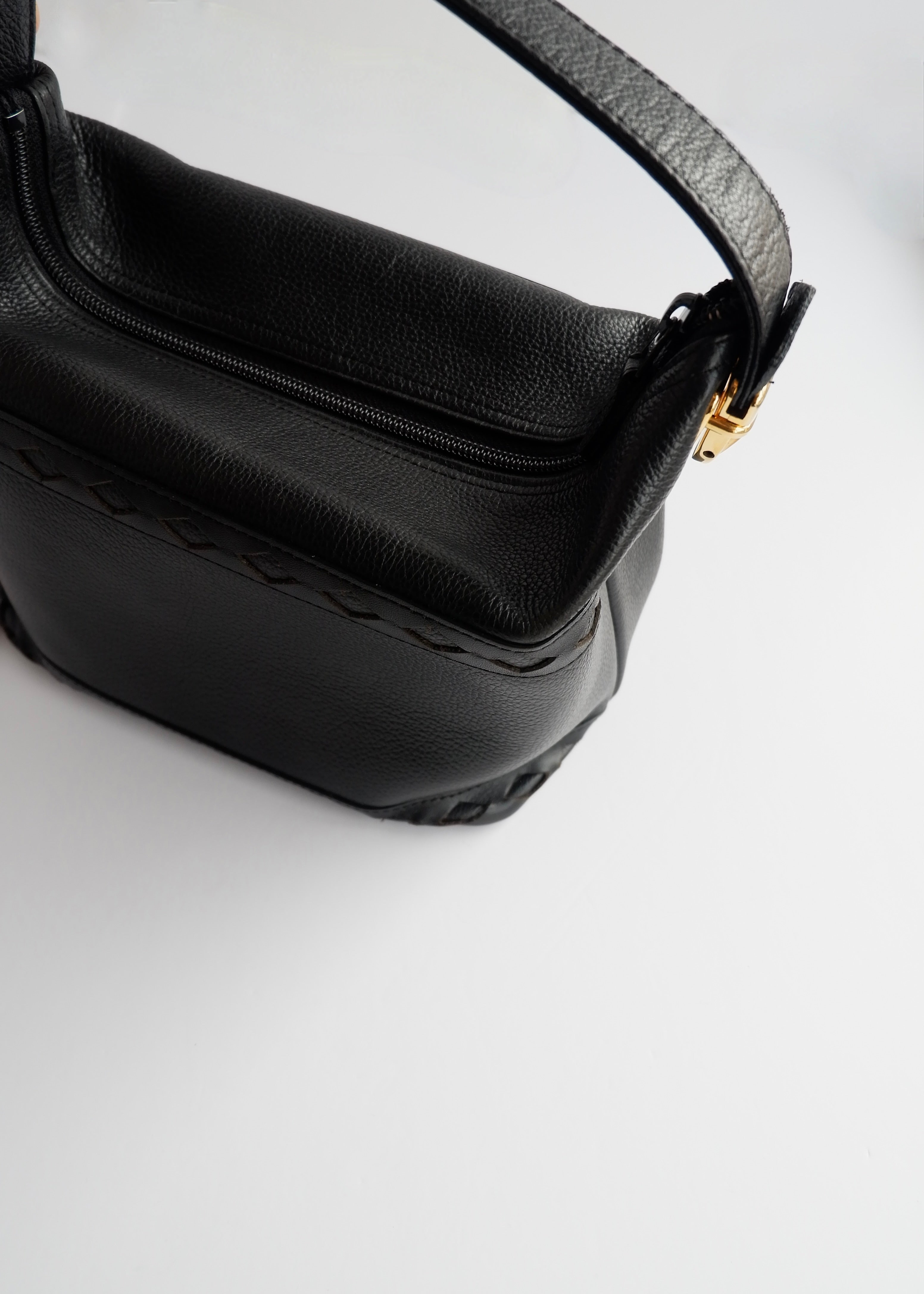 Sac à main YSL vintage authentique d'occasion en cuir grainé noir