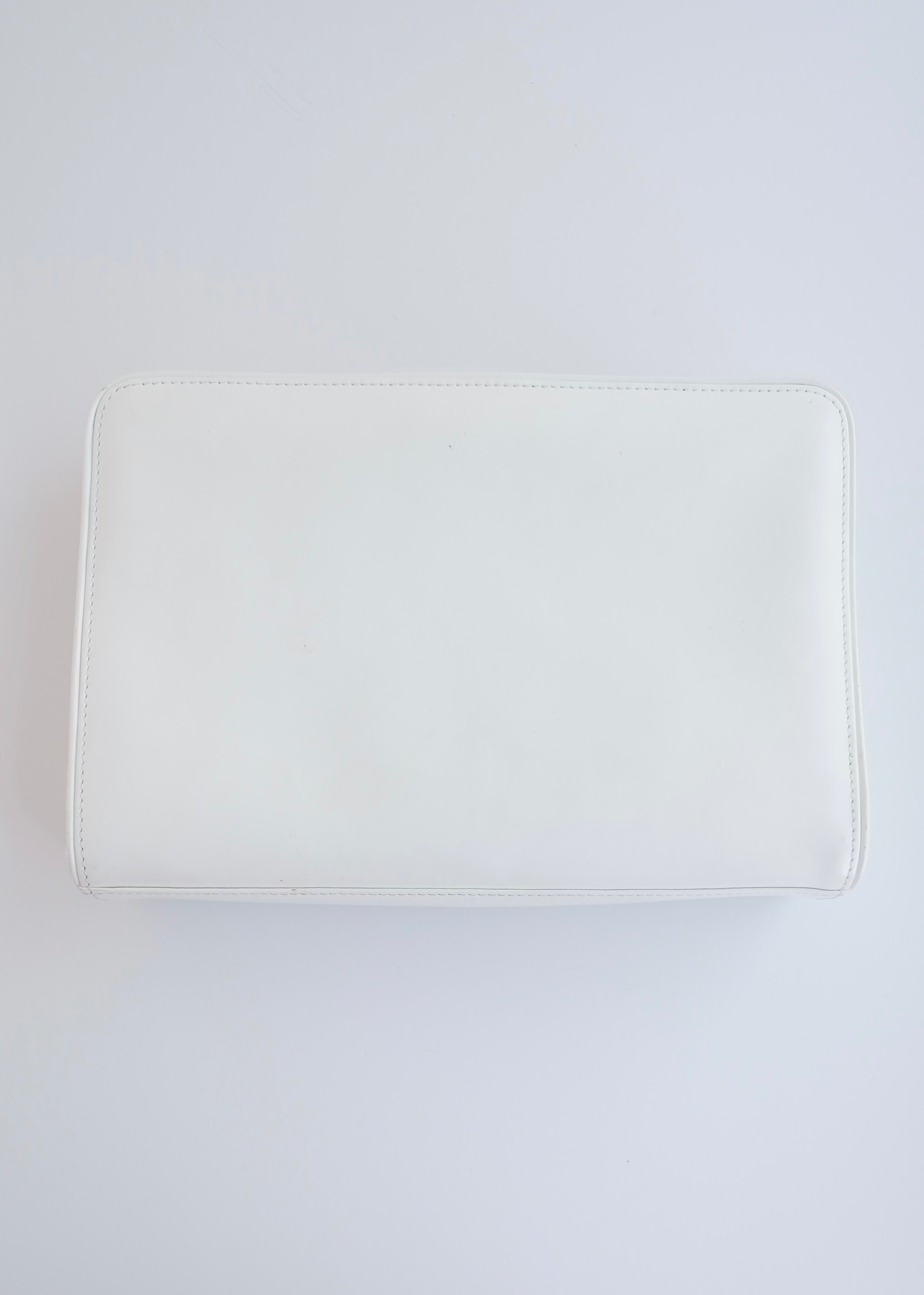 Pochette en cuir blanc Givenchy vintage authentique d'occasion
