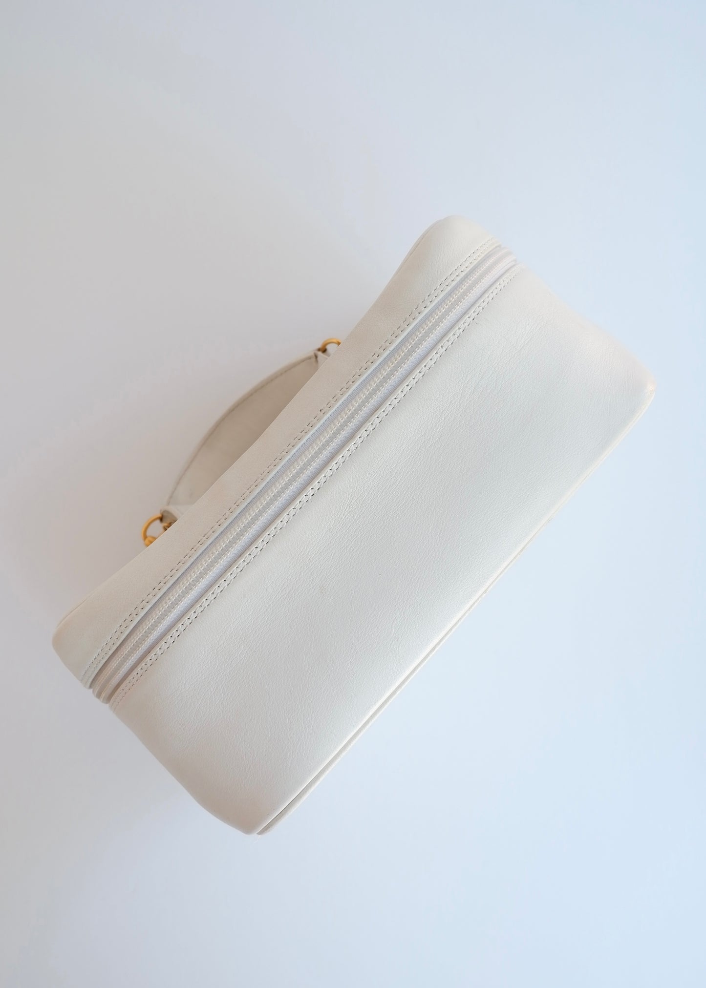 Authentic Preowned Vintage Gucci White Leather Horsebit Vanity Case