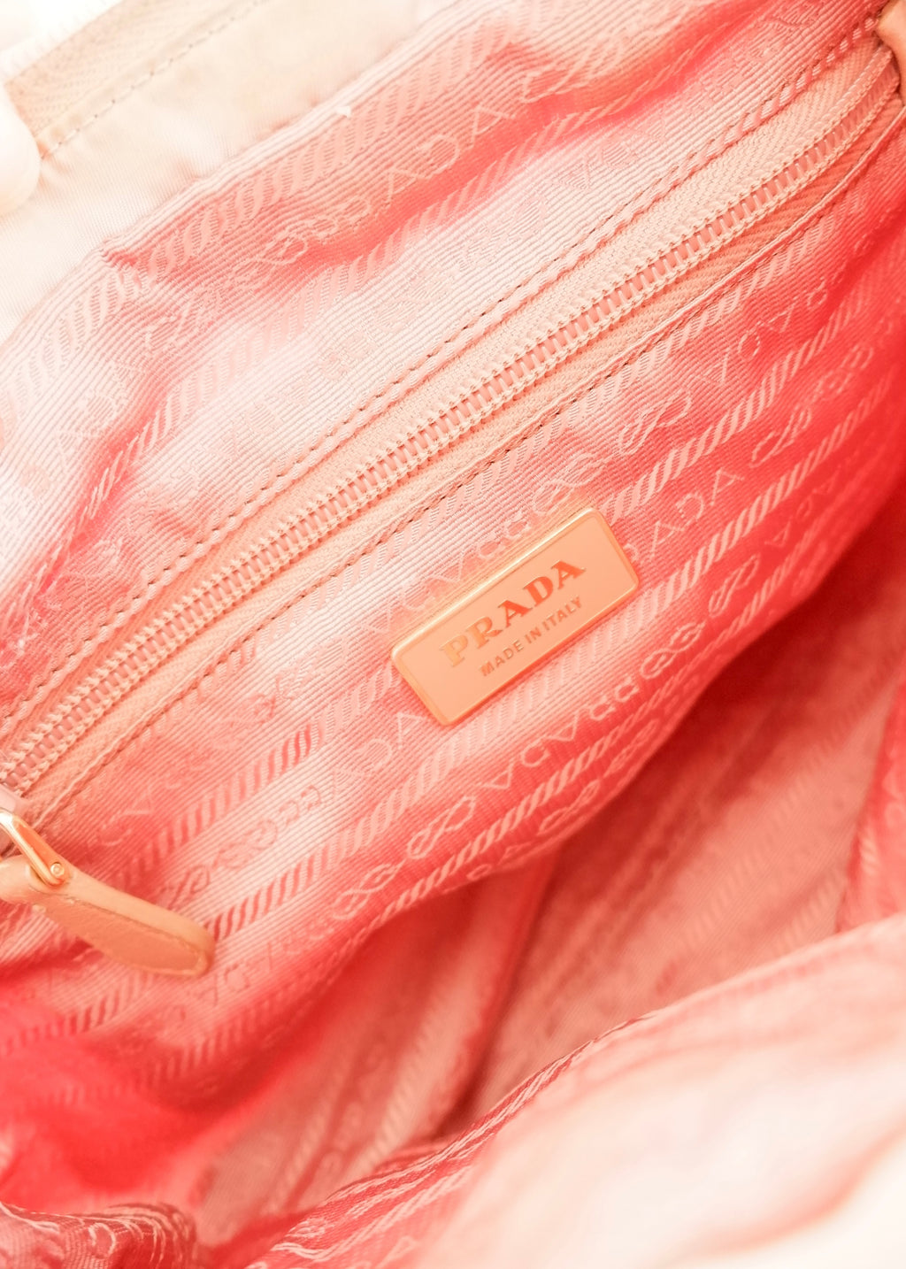 Sac Prada en nylon rose poudré deux en un authentique et d'occasion