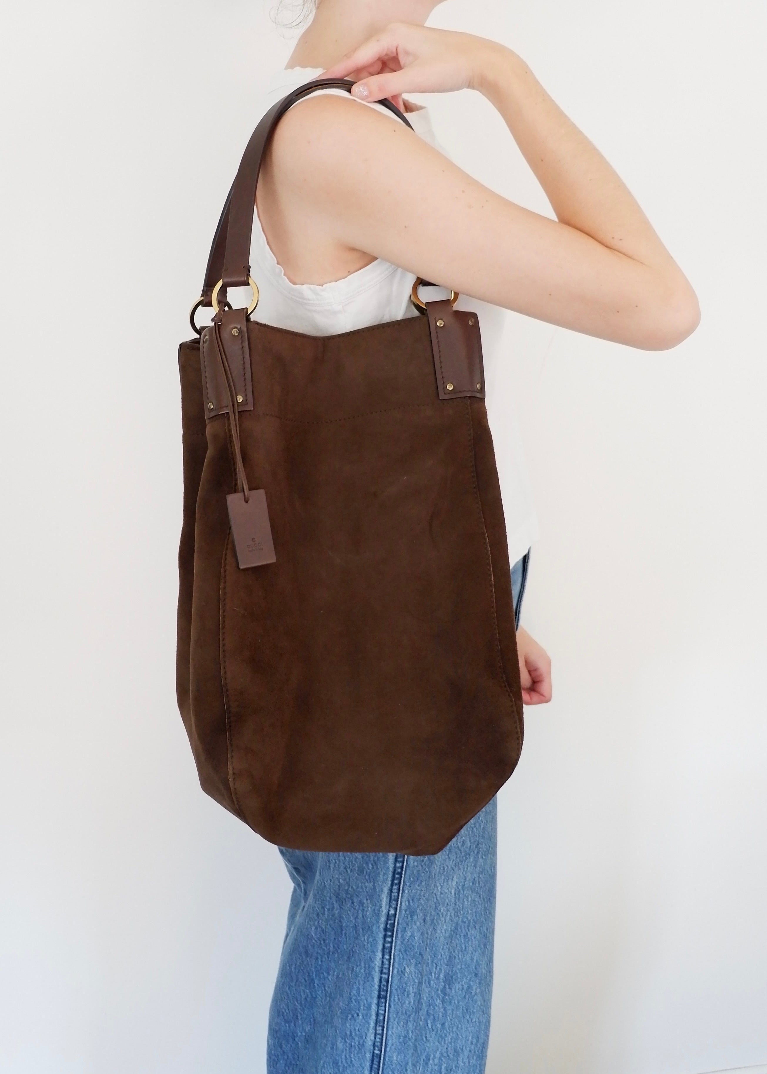 Sac à bandoulière hobo Gucci en daim marron authentique d'occasion