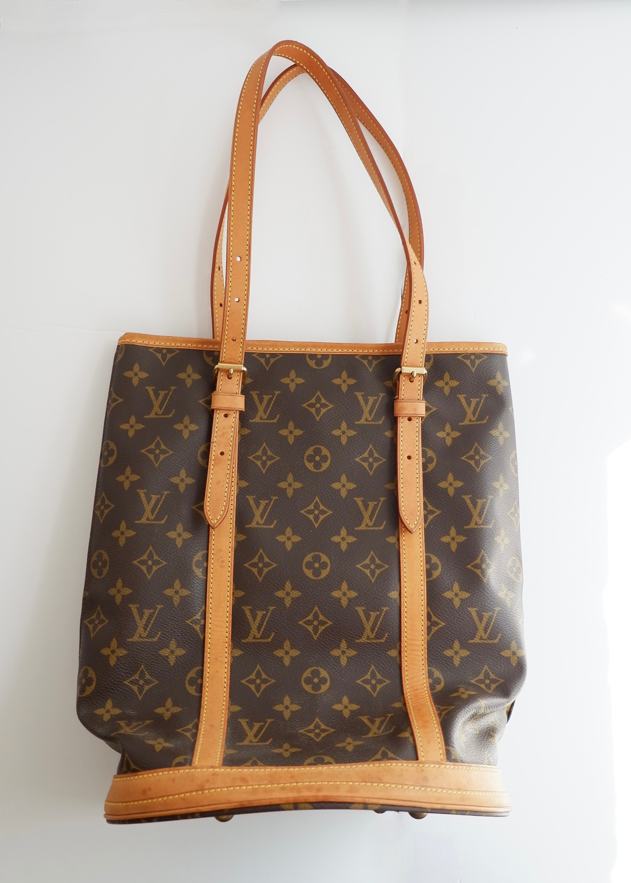 Preowned Louis Vuitton Monogram Bucket Bag GM W. Pouch