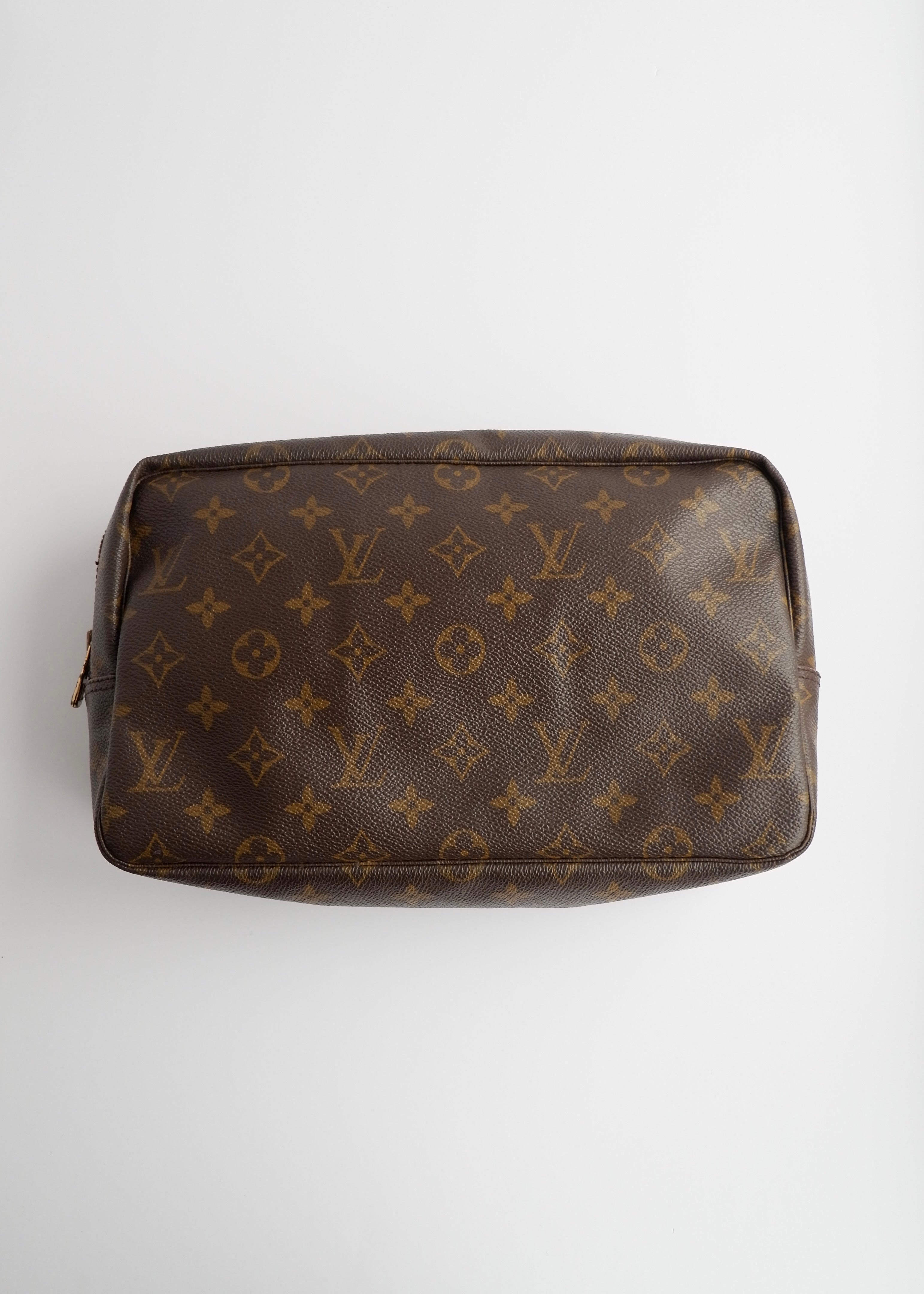 Trousse de Toilette Louis Vuitton Monogram Authentique et d'Occasion