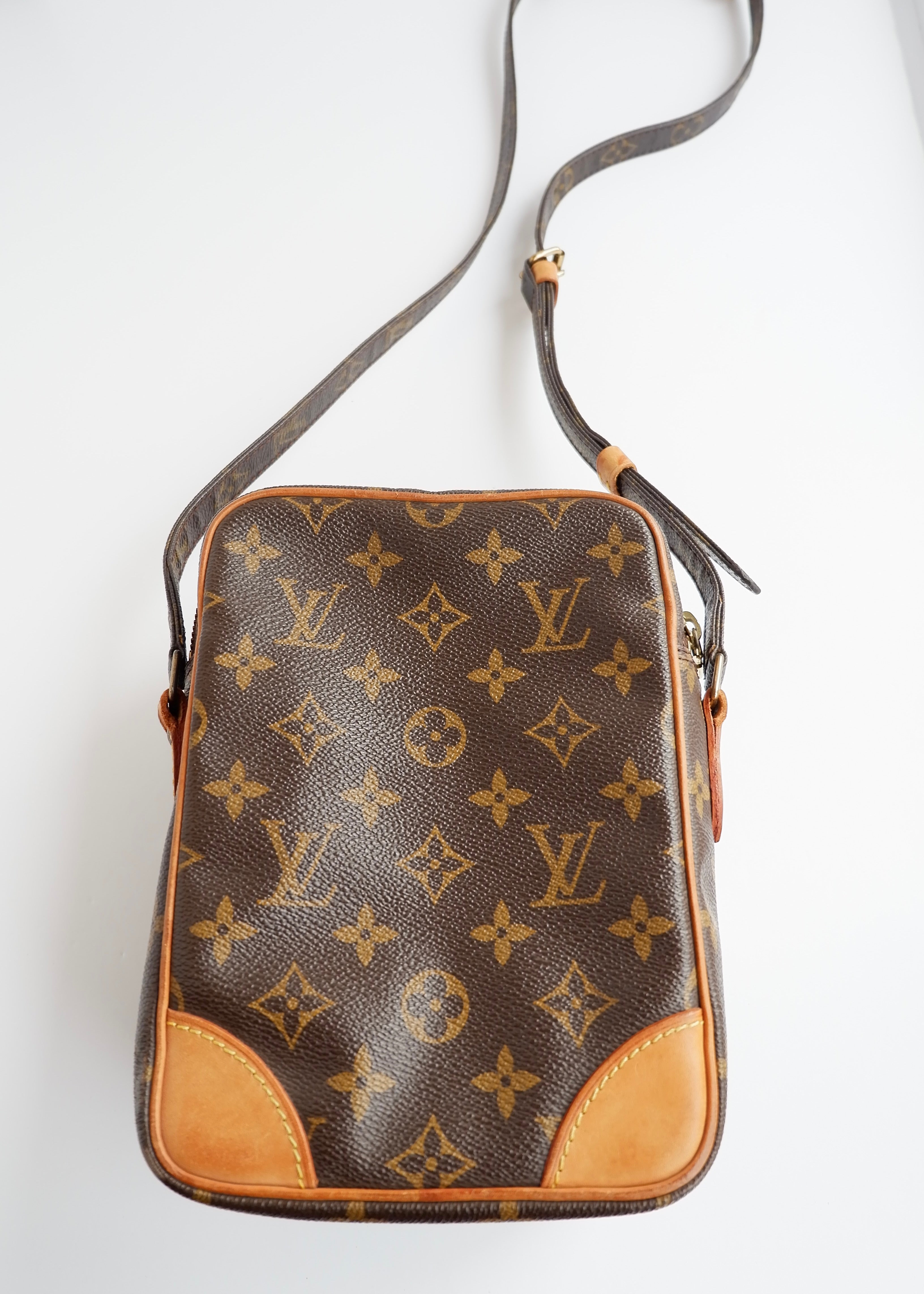 Sac bandoulière Louis Vuitton Monogram Amazone d'occasion authentique