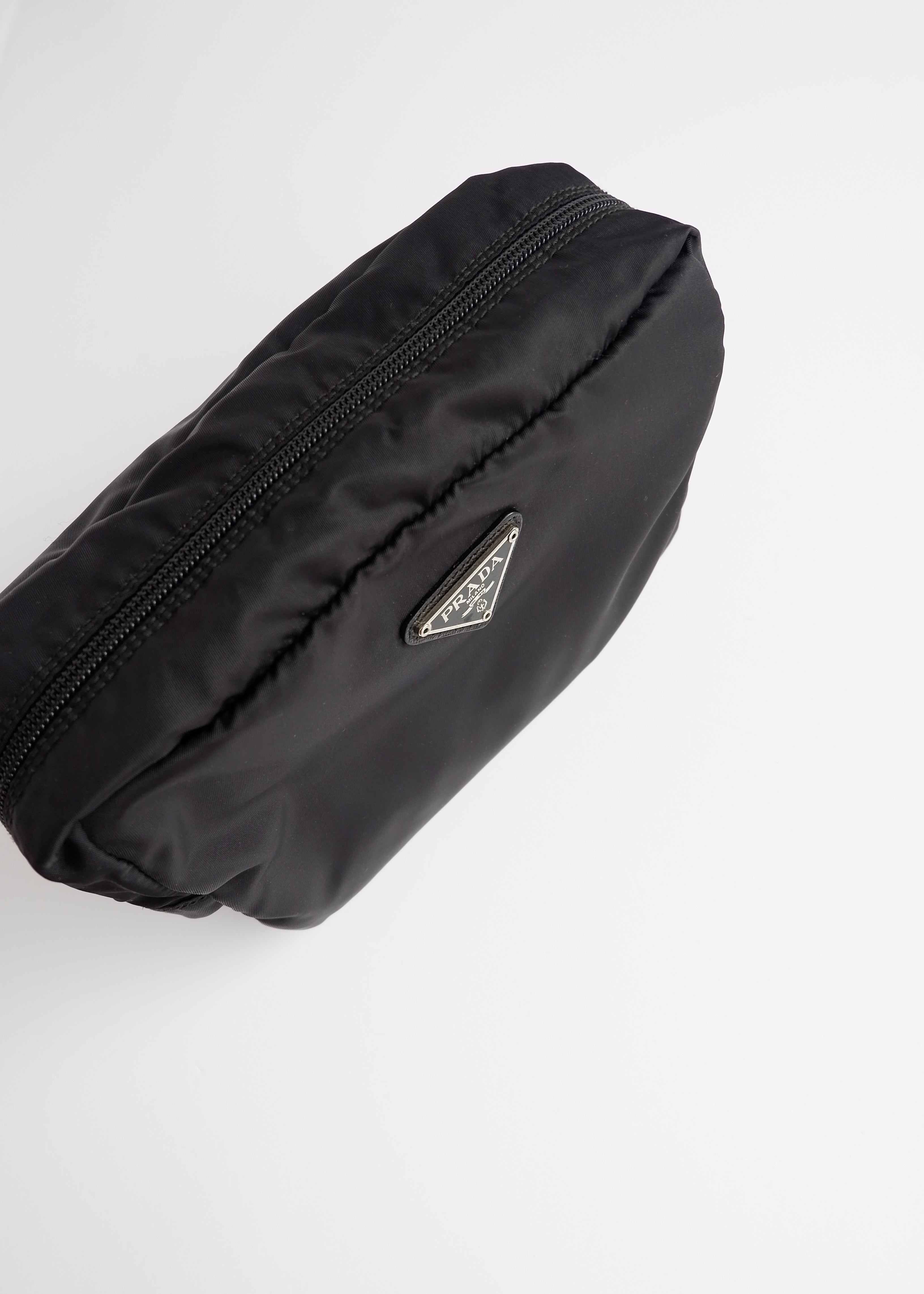 Pochette Prada authentique d'occasion en nylon noir