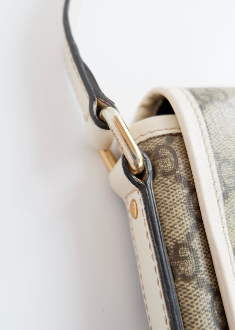 Authentique Sac bandoulière Gucci en toile GG blanche d'occasion