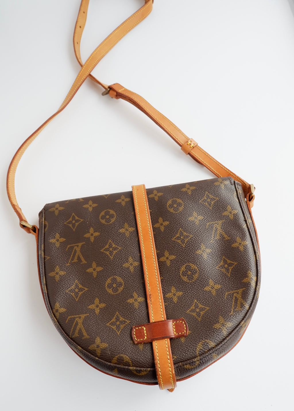 Authentique sac bandoulière Louis Vuitton Monogram Chanty d'occasion