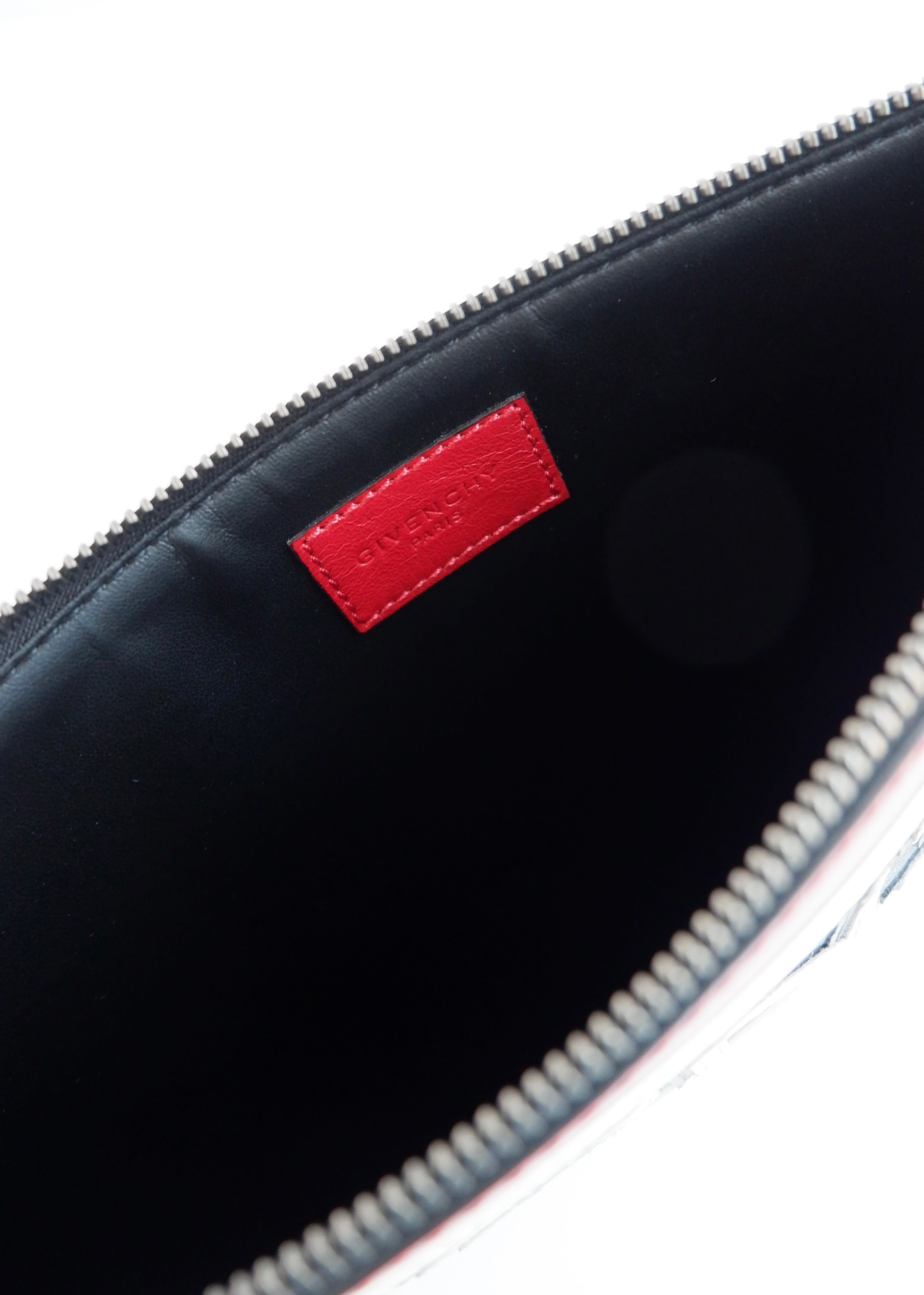Pochette Givenchy d'occasion authentique en cuir rouge