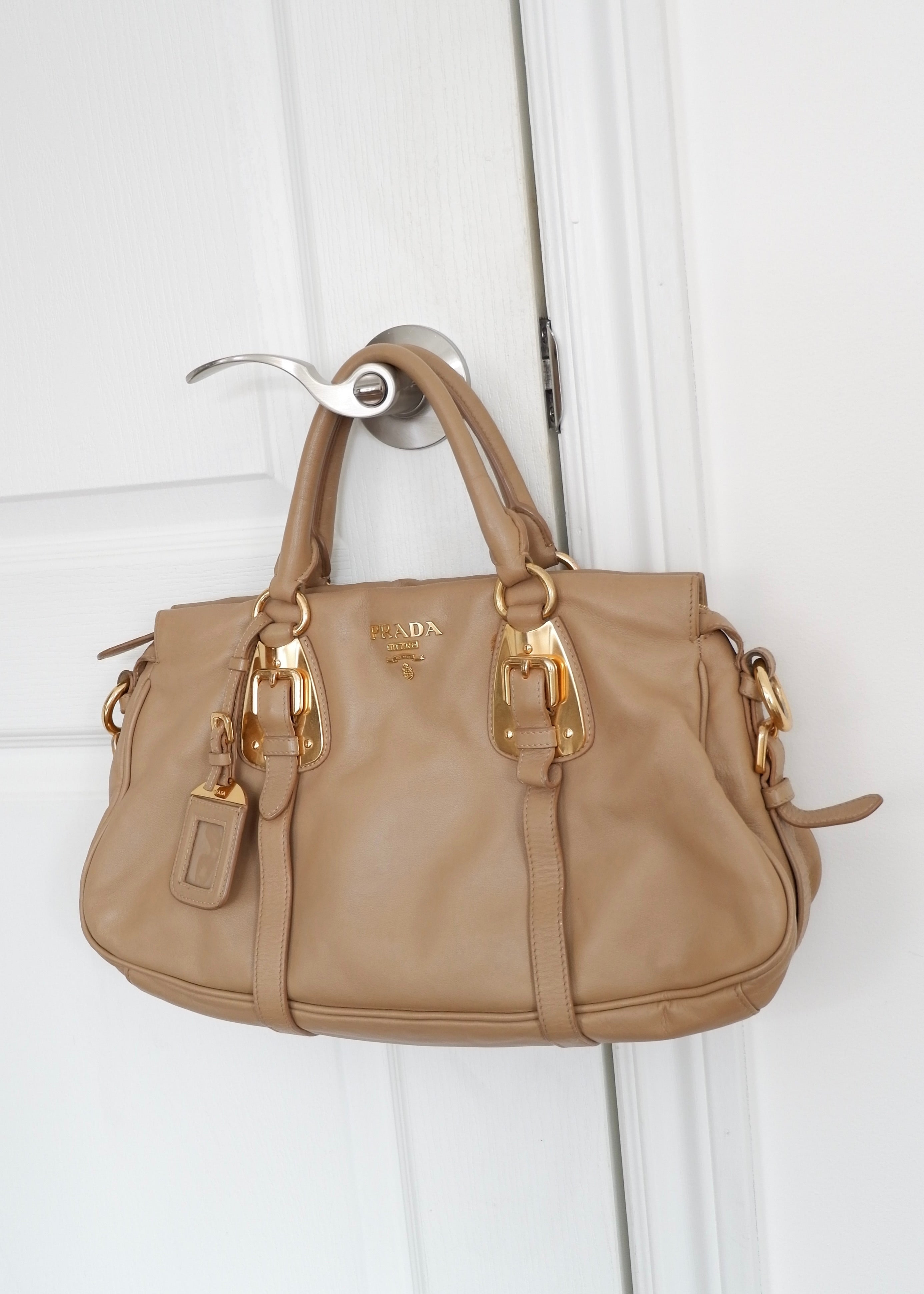 Authentique sac Prada en cuir marron, deux-en-un, d'occasion