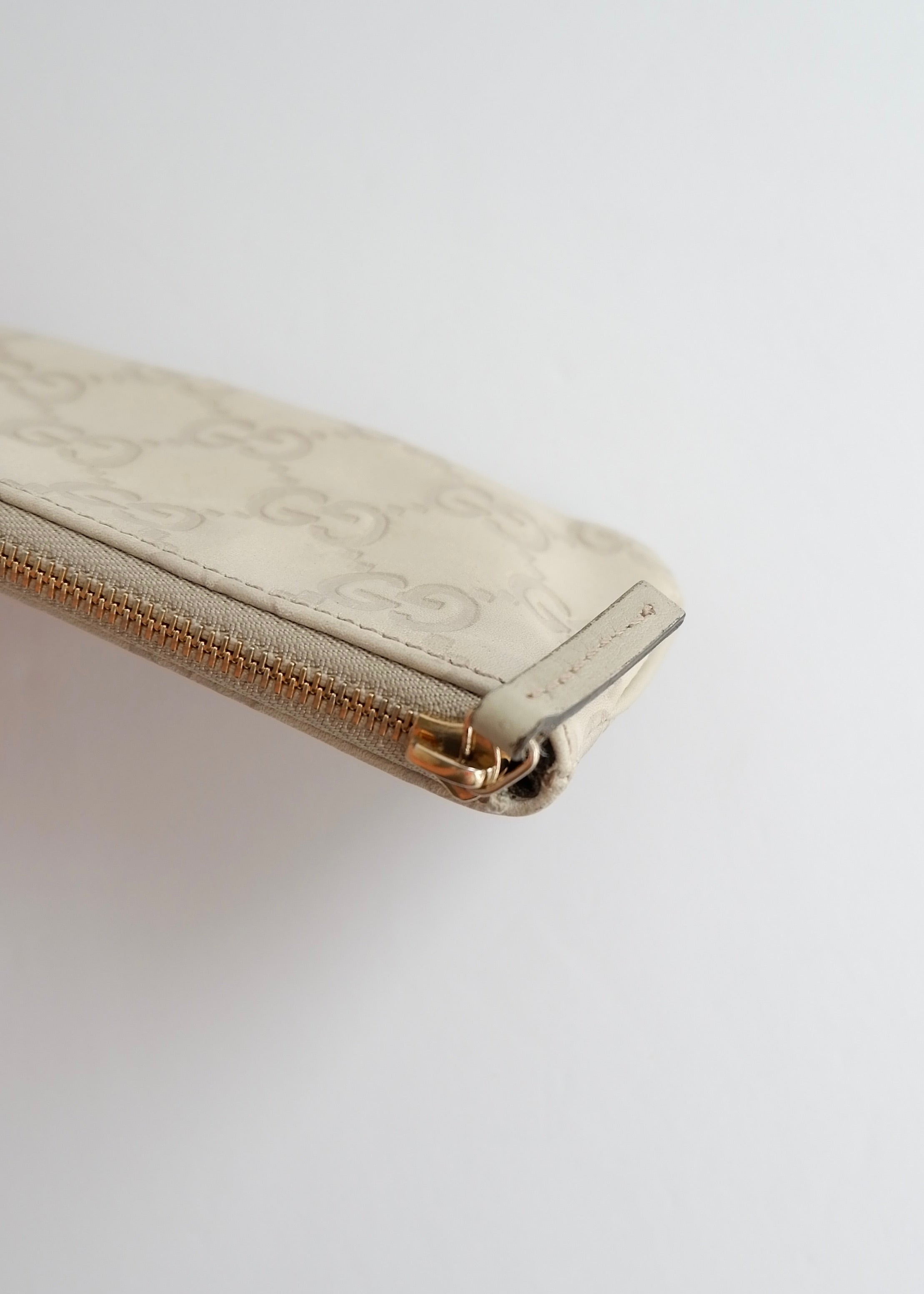 Preowned Gucci Beige Leather GG Card/Key Pouch