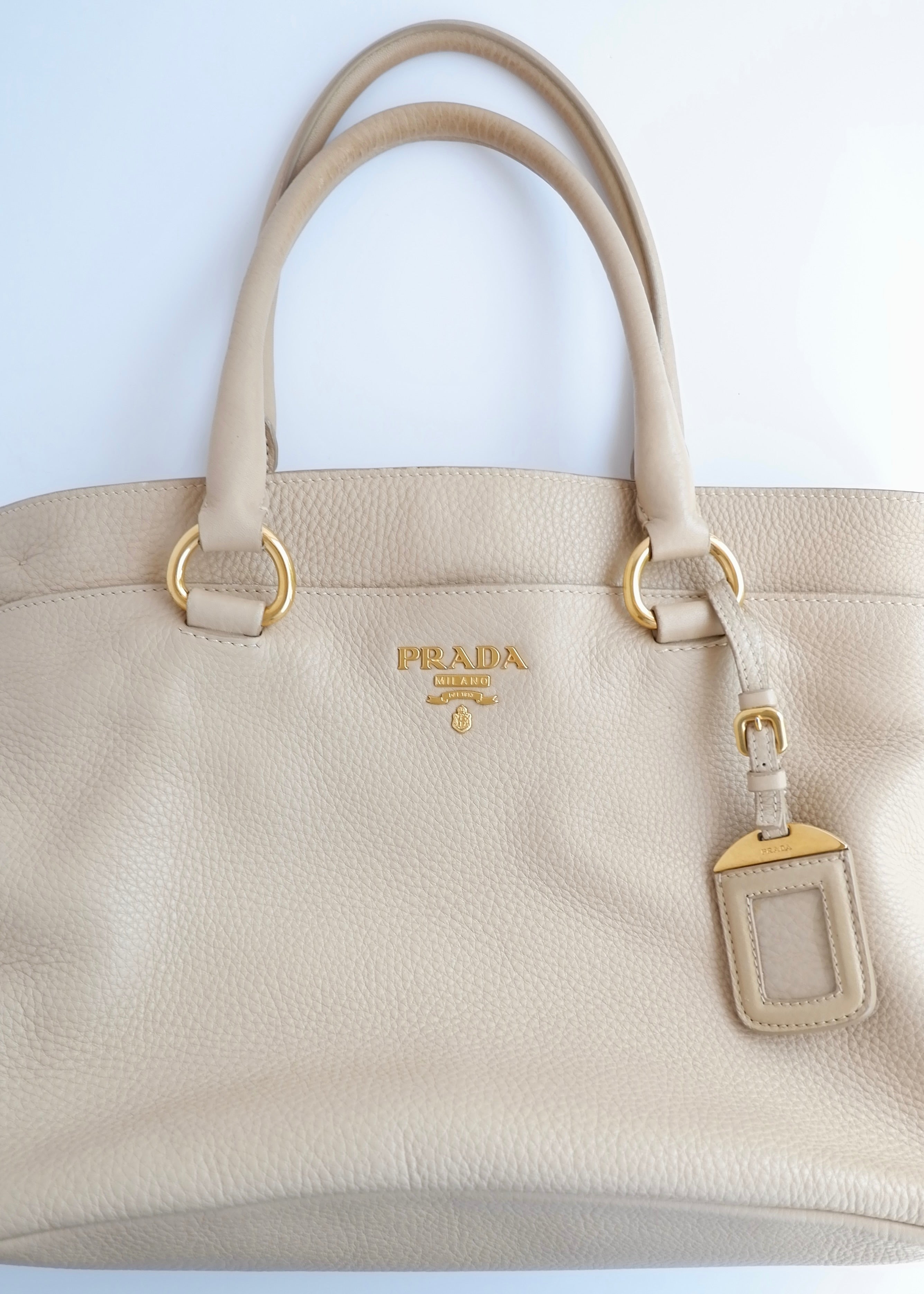 Sac cabas/bandoulière Prada en cuir beige, authentique, d'occasion
