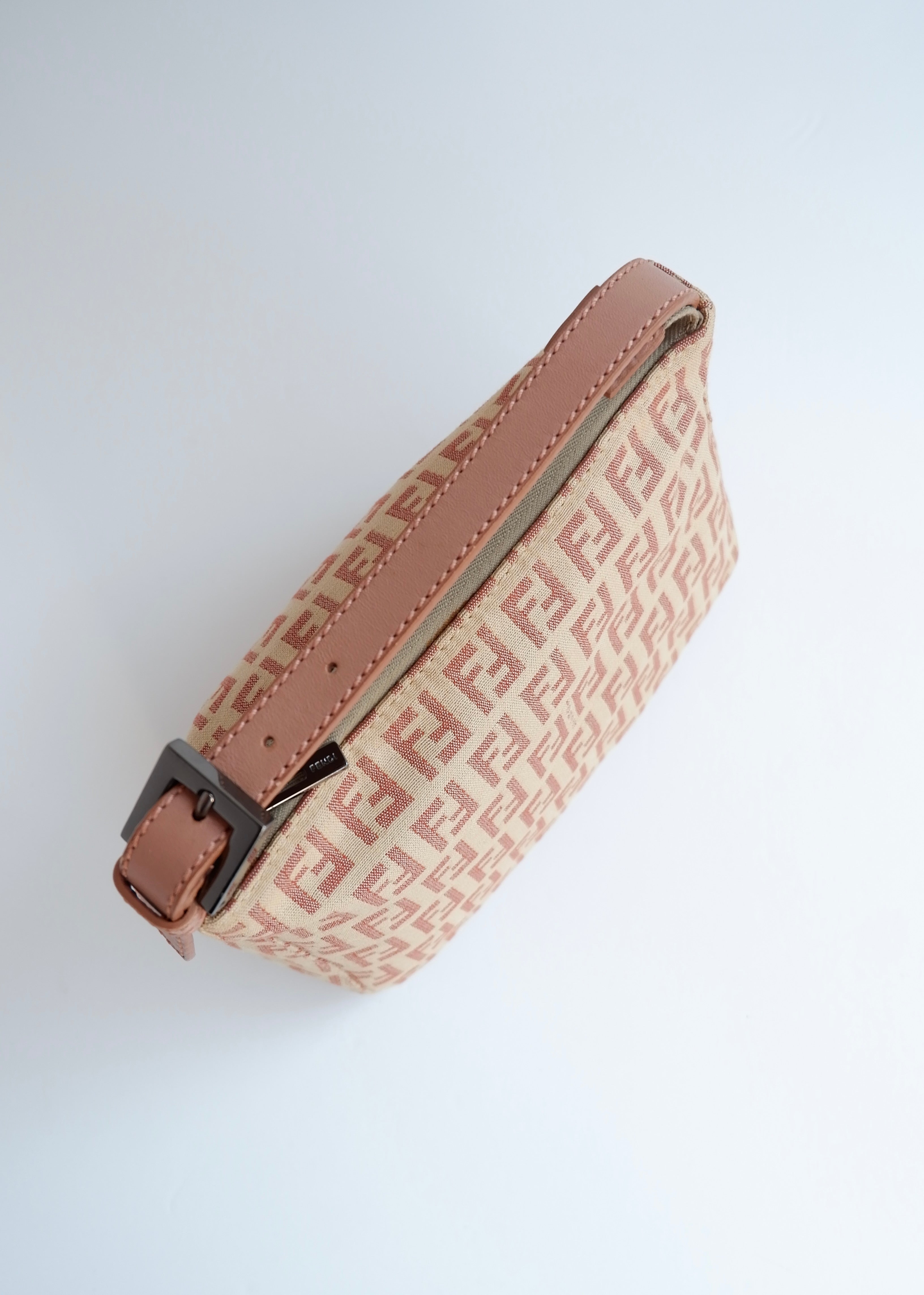 Pochette Fendi Zucchino rose poudré authentique d'occasion
