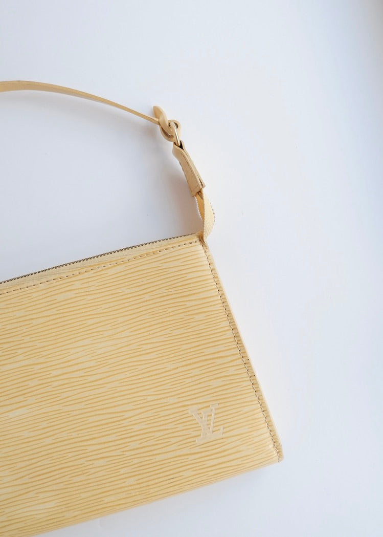 Sac porté épaule Louis Vuitton Pochette en cuir Épi beige authentique d'occasion