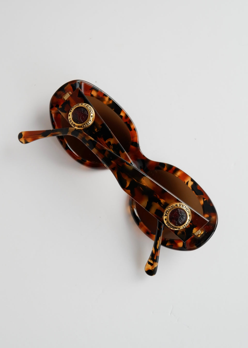 Authentiques lunettes de soleil Fendi d'occasion à monture ronde écaille de tortue marron