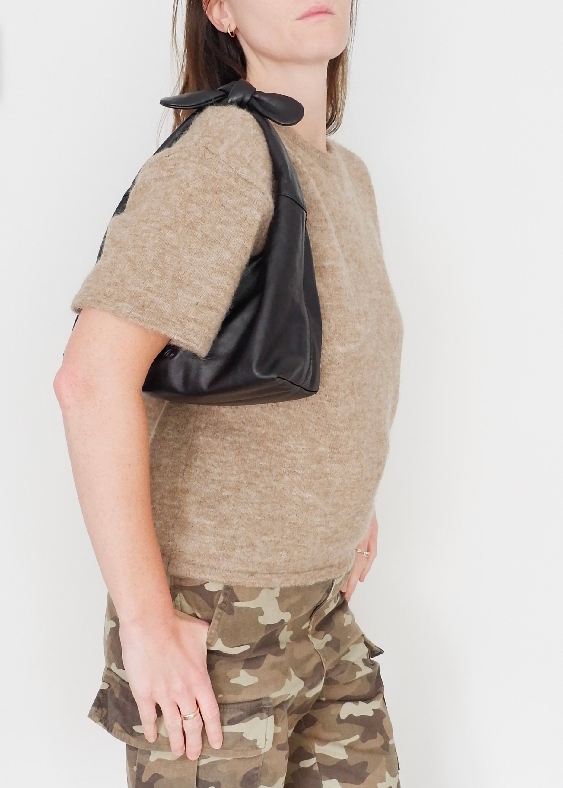 Preowned Loewe Black Leather Hobo Shoulder Bag