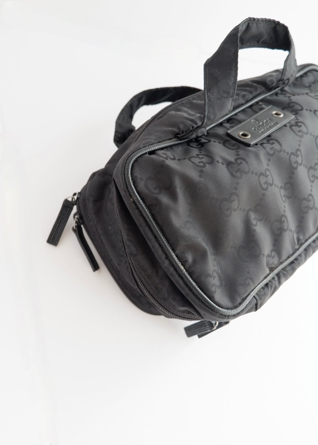 Pochette vanity Gucci en nylon GG noir d'occasion authentique
