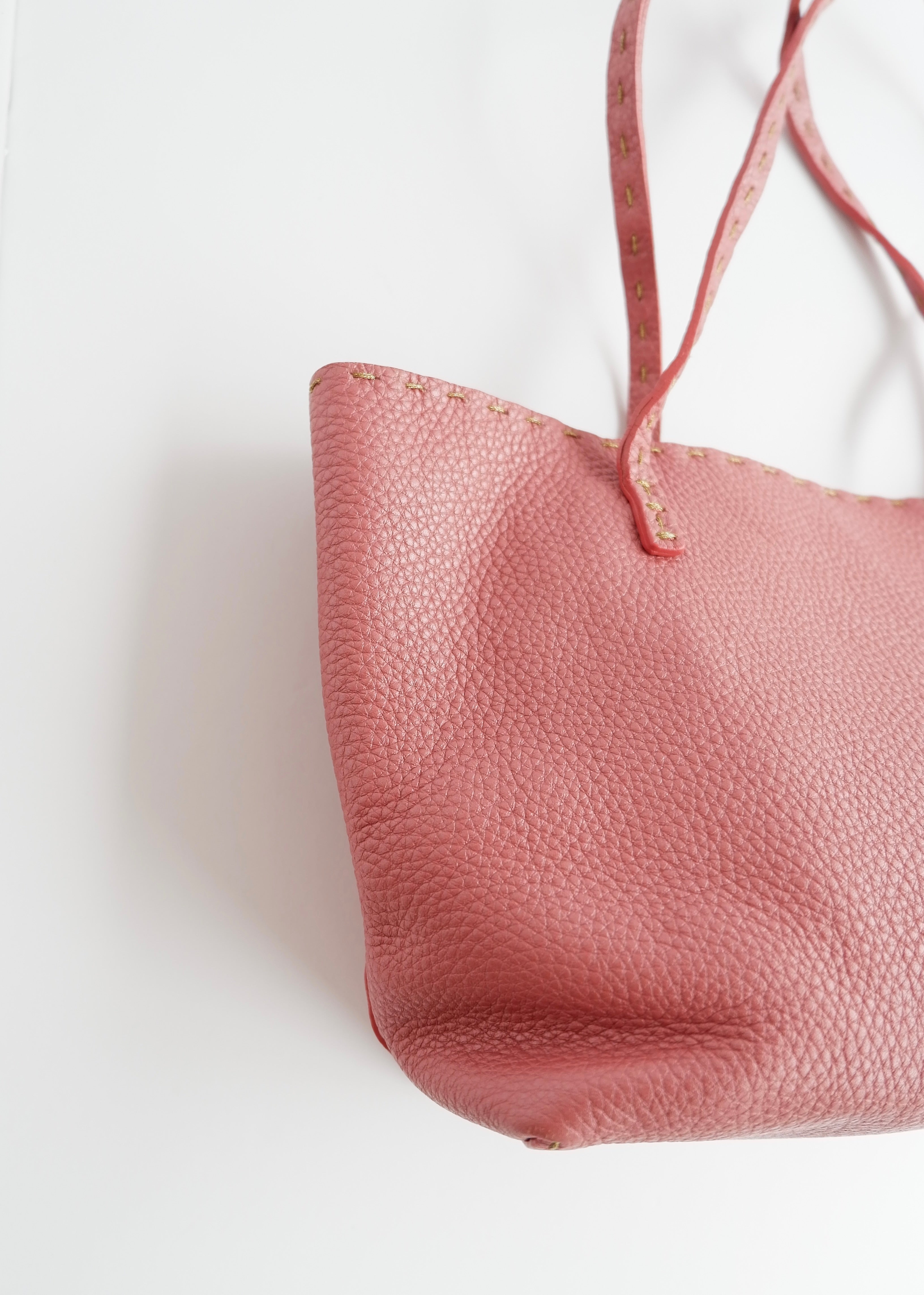 Sac à main Fendi Selleria en cuir rose authentique d'occasion, petite taille