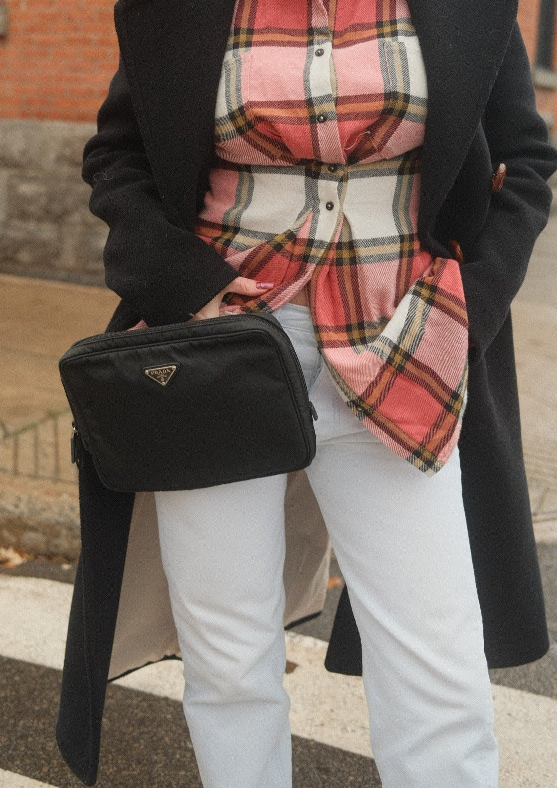 Authentique pochette à main en nylon/cuir noir Prada d'occasion
