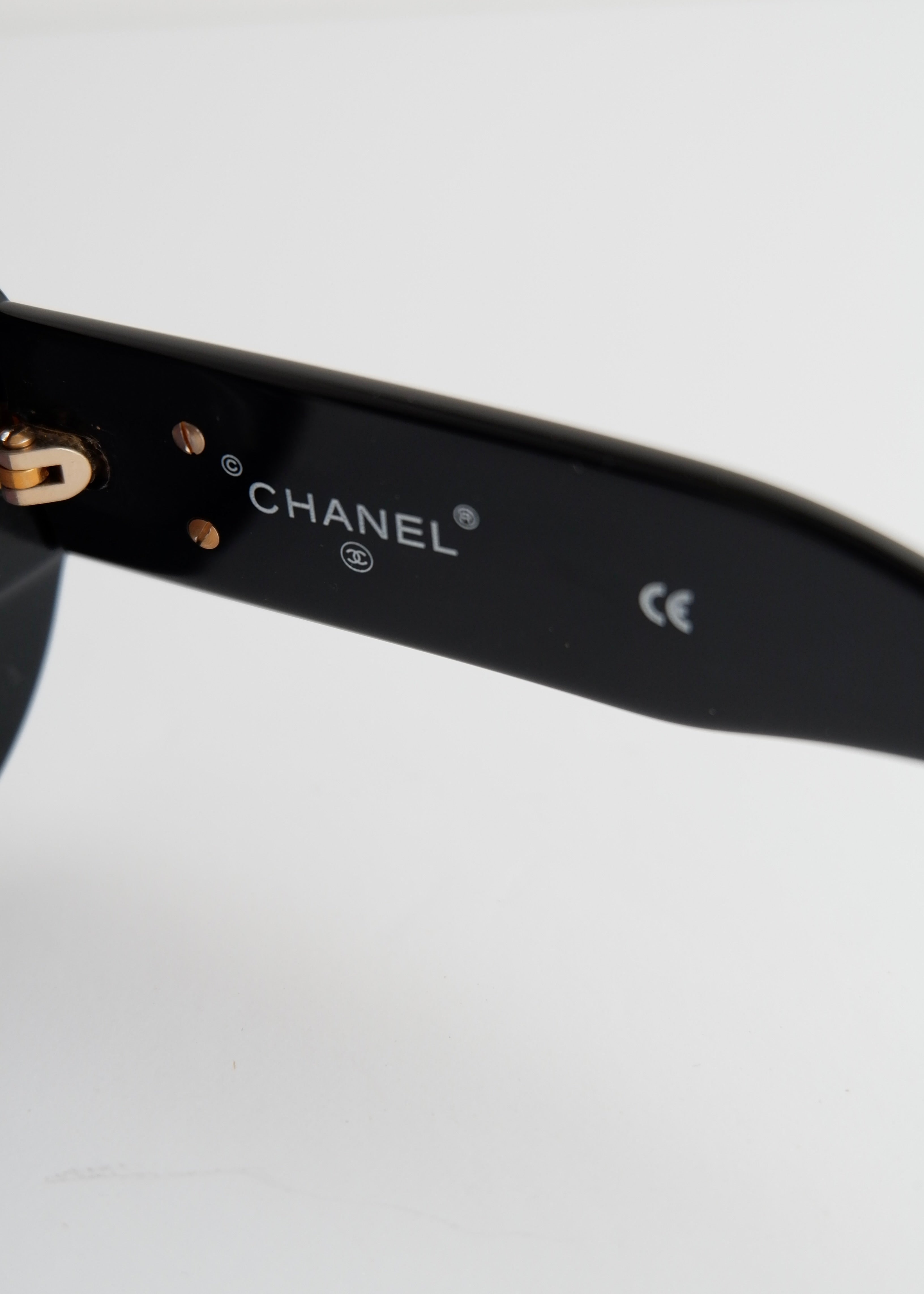 Preowned Vintage Chanel Black Round Rare "CHANEL PARIS" Sunglasses