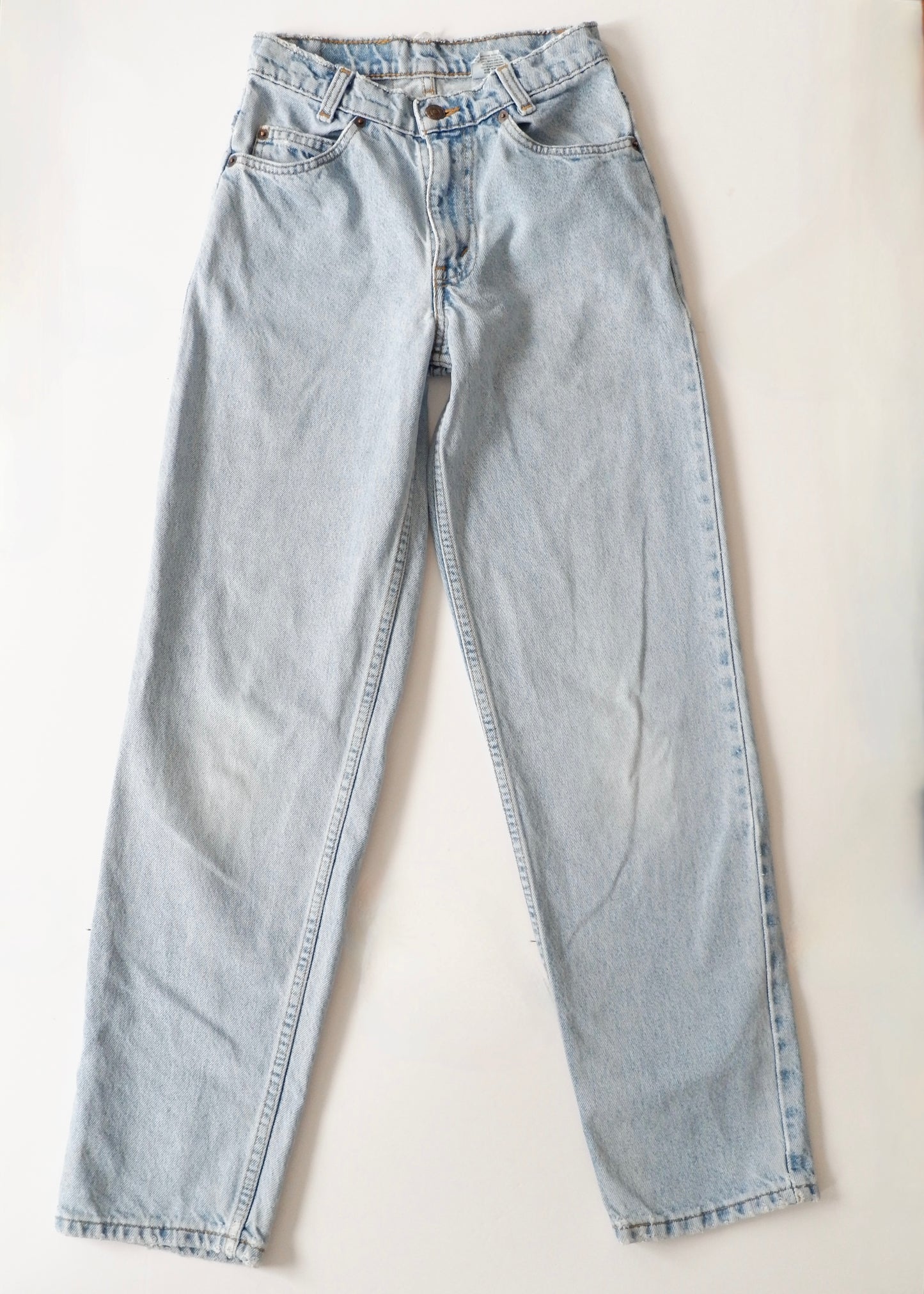 Levis Vintage (Orange Tab)550 Light Wash Tapered Leg Jeans - 24