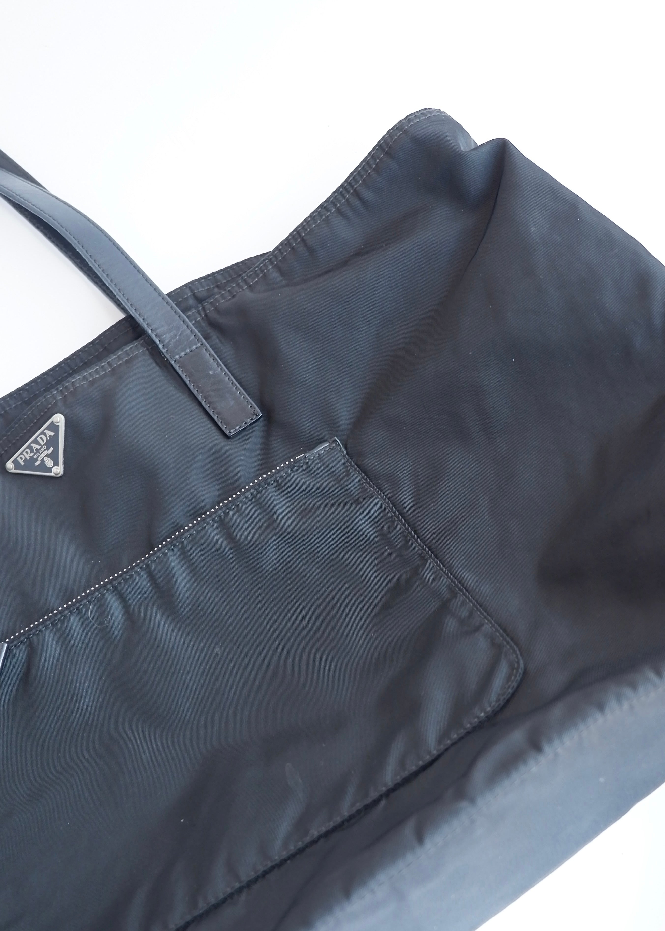 Authentique Sac cabas Prada noir en nylon extra large avec fermeture éclair sur le dessus