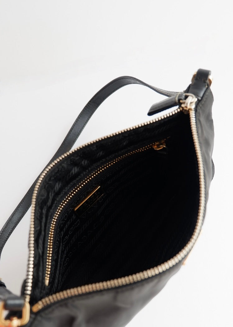 Authentique sac à bandoulière Prada en nylon noir d'occasion