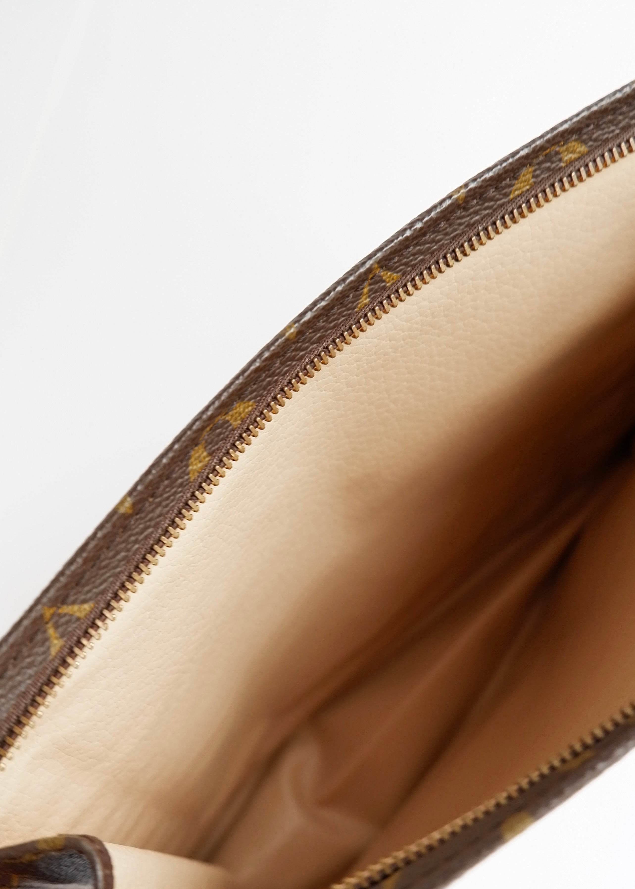 Preowned Louis Vuitton Monogram Toiletry 26 Pouch