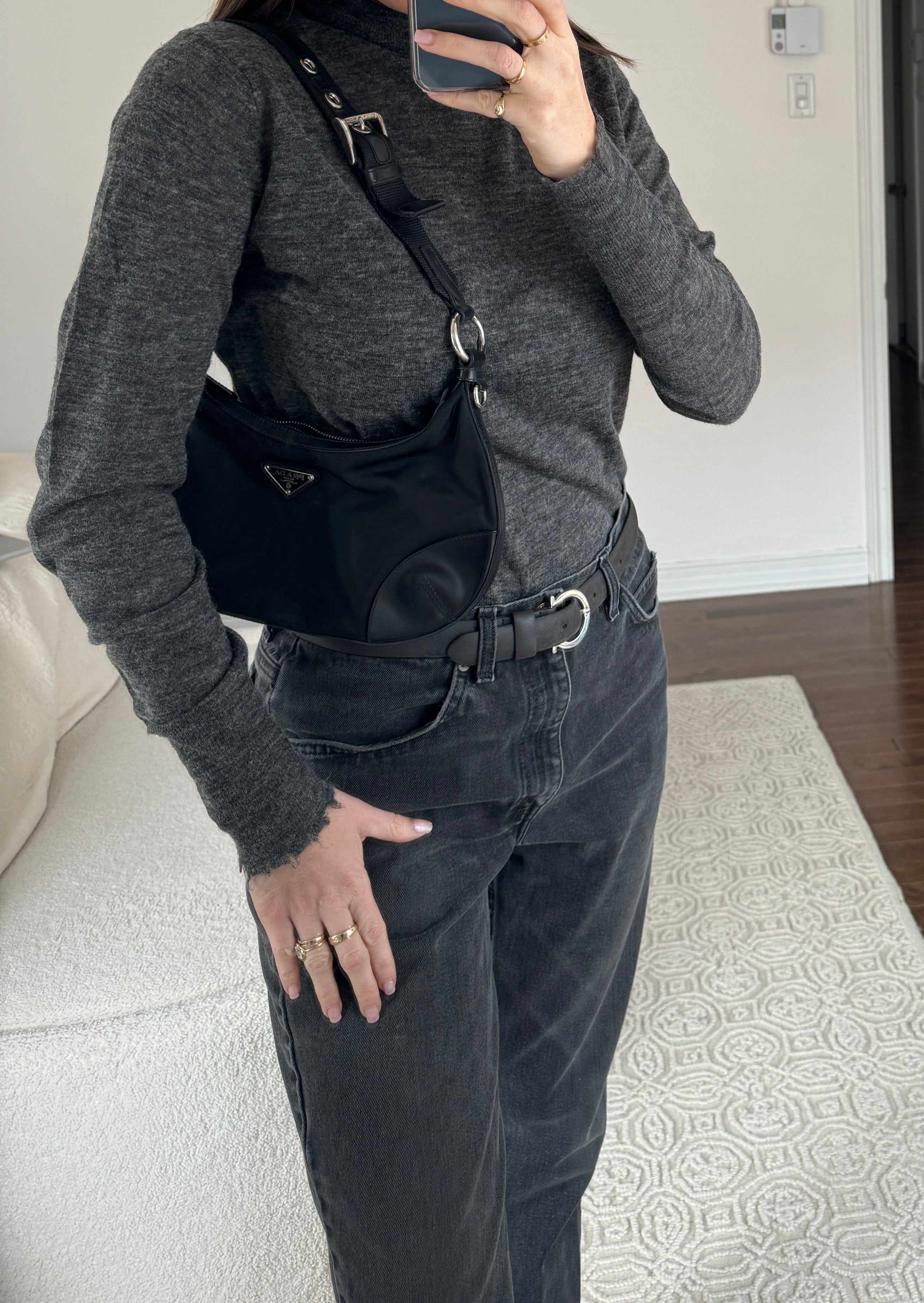 Sac Bandoulière Hobo Prada en Nylon Noir Authentique d'Occasion
