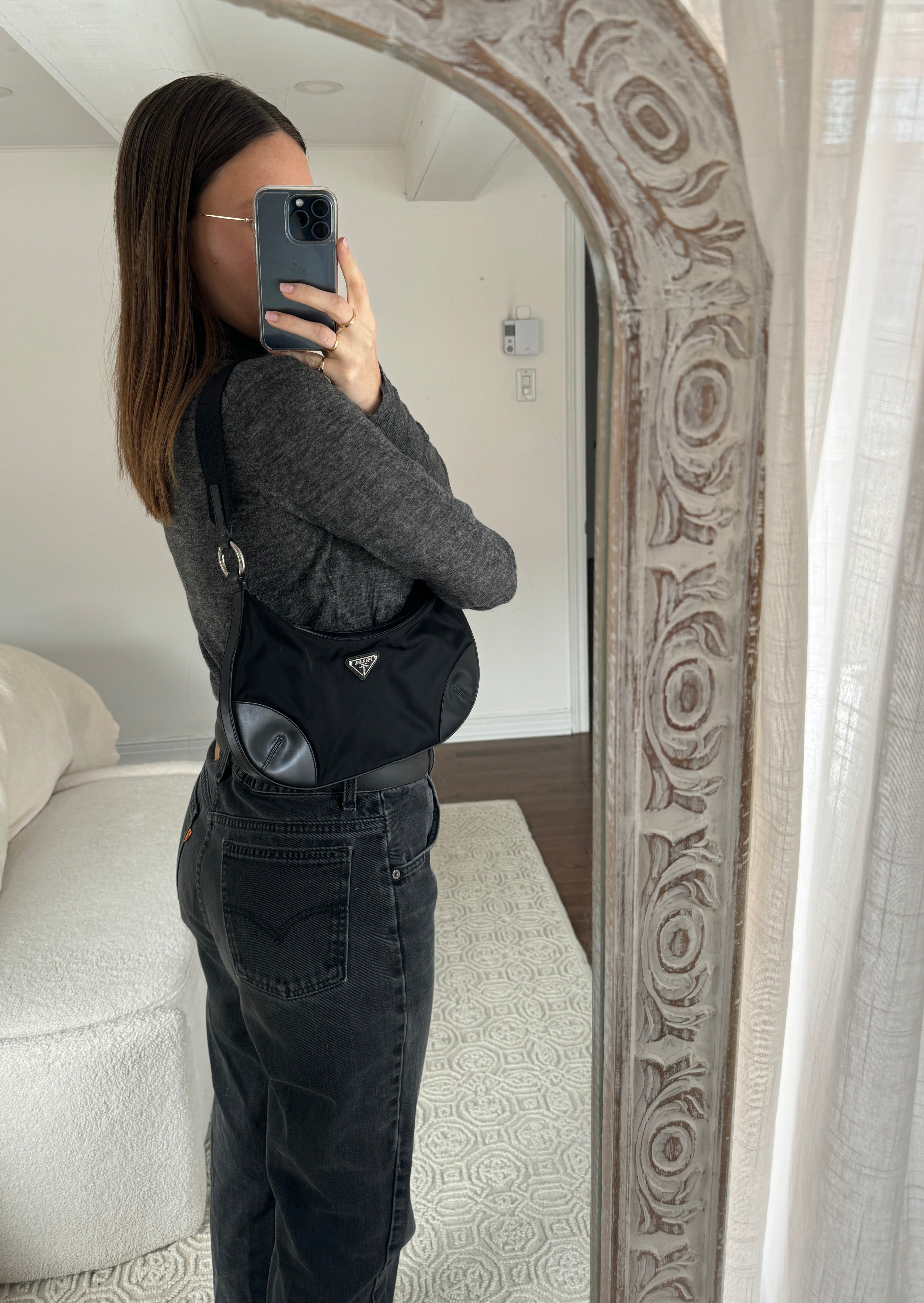 Sac Bandoulière Hobo Prada en Nylon Noir Authentique d'Occasion